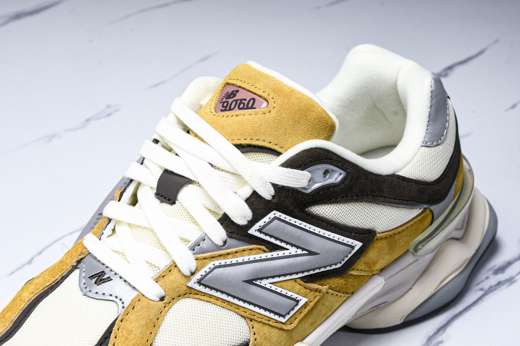 纯原 Joe Freshgoods x New Balance NB9060 复古休闲运动慢跑鞋 姜黄色