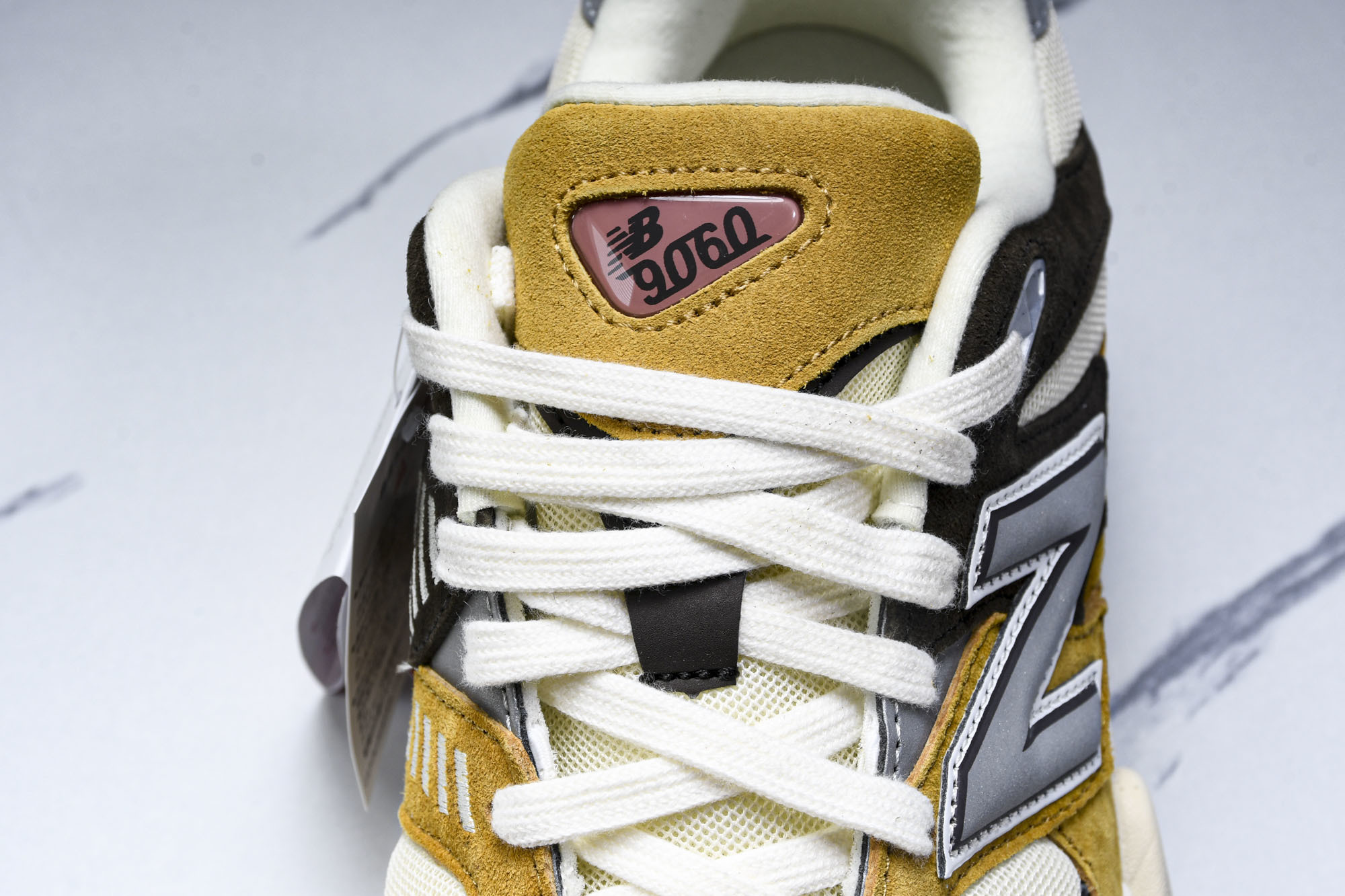 纯原 Joe Freshgoods x New Balance NB9060 复古休闲运动慢跑鞋 姜黄色