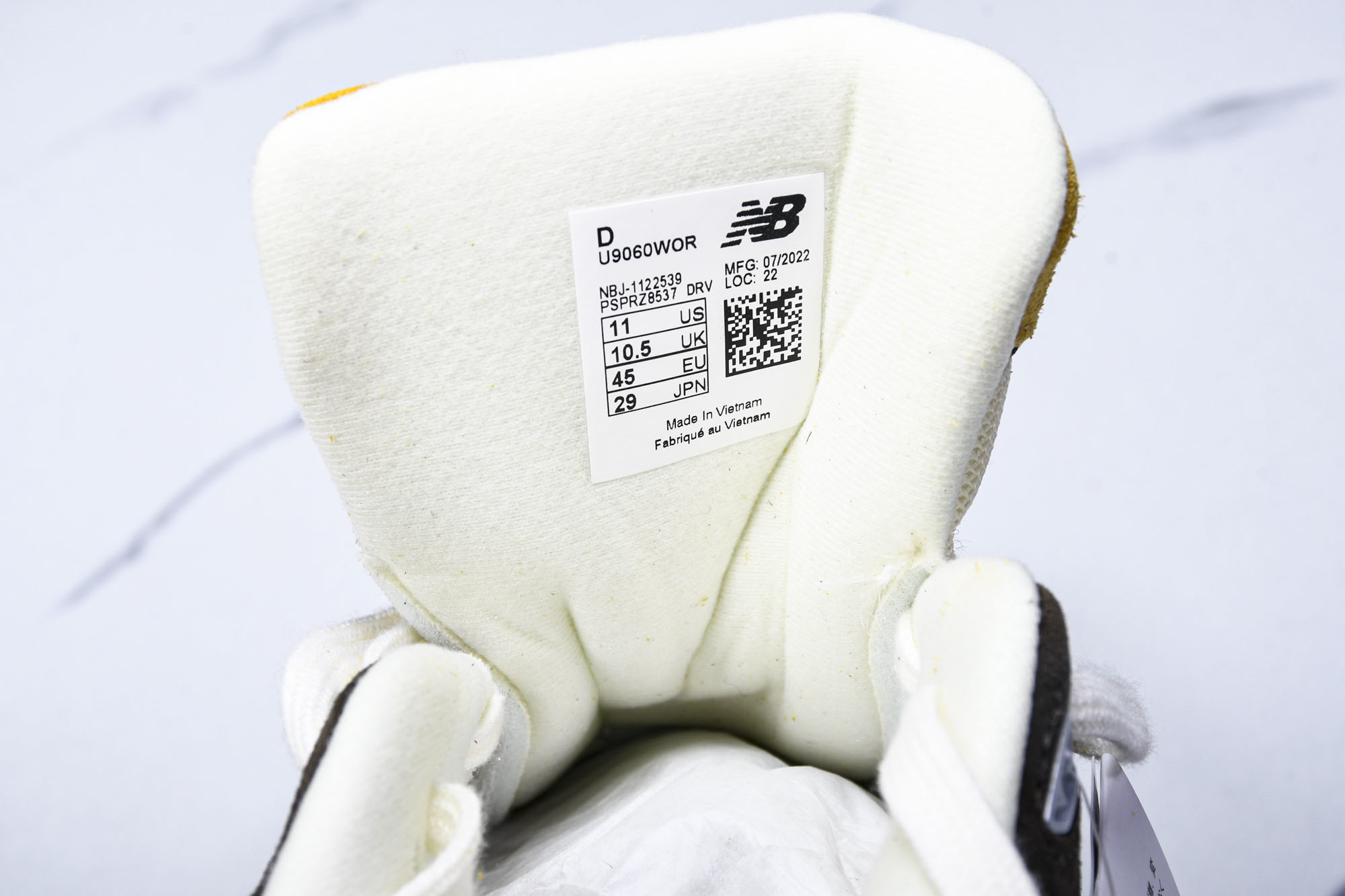 纯原 Joe Freshgoods x New Balance NB9060 复古休闲运动慢跑鞋 姜黄色