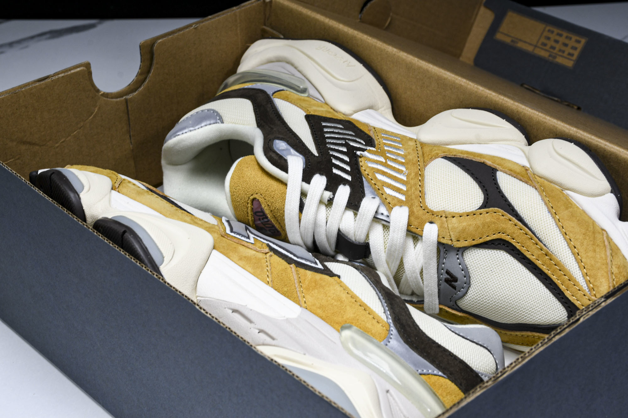 纯原 Joe Freshgoods x New Balance NB9060 复古休闲运动慢跑鞋 姜黄色