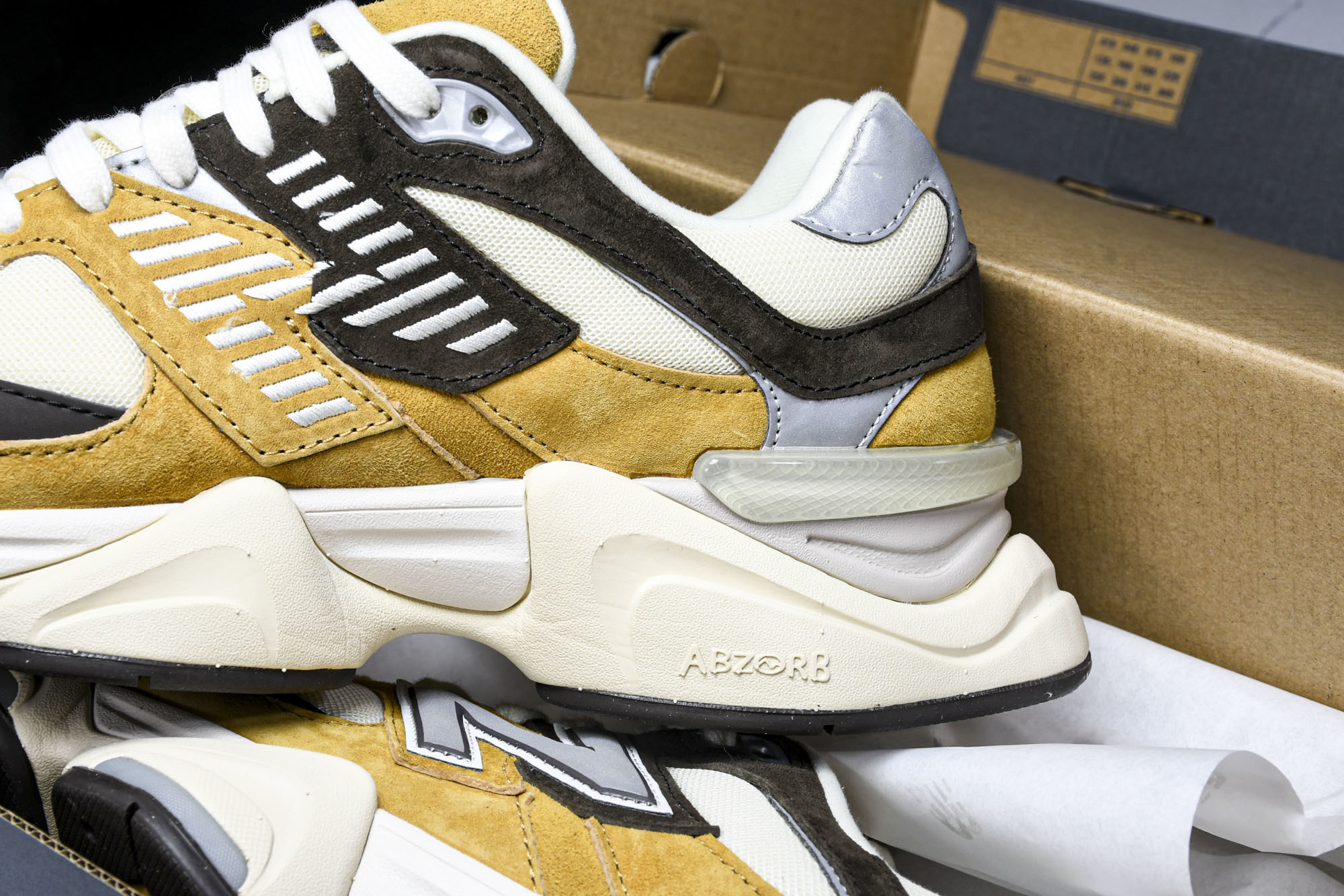 纯原 Joe Freshgoods x New Balance NB9060 复古休闲运动慢跑鞋 姜黄色