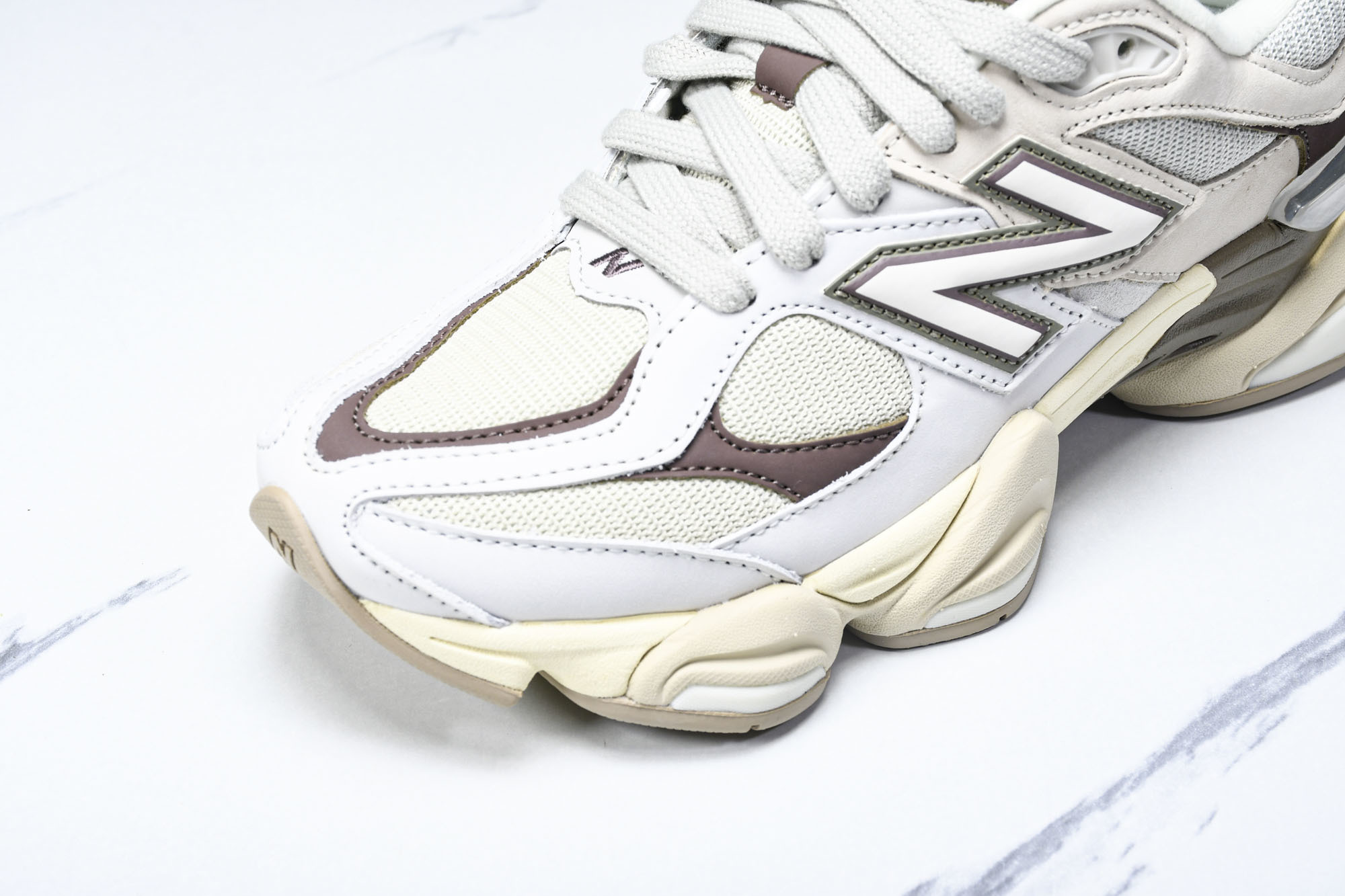 纯原 Joe Freshgoods x New Balance NB9060 复古休闲运动慢跑鞋 棕色 