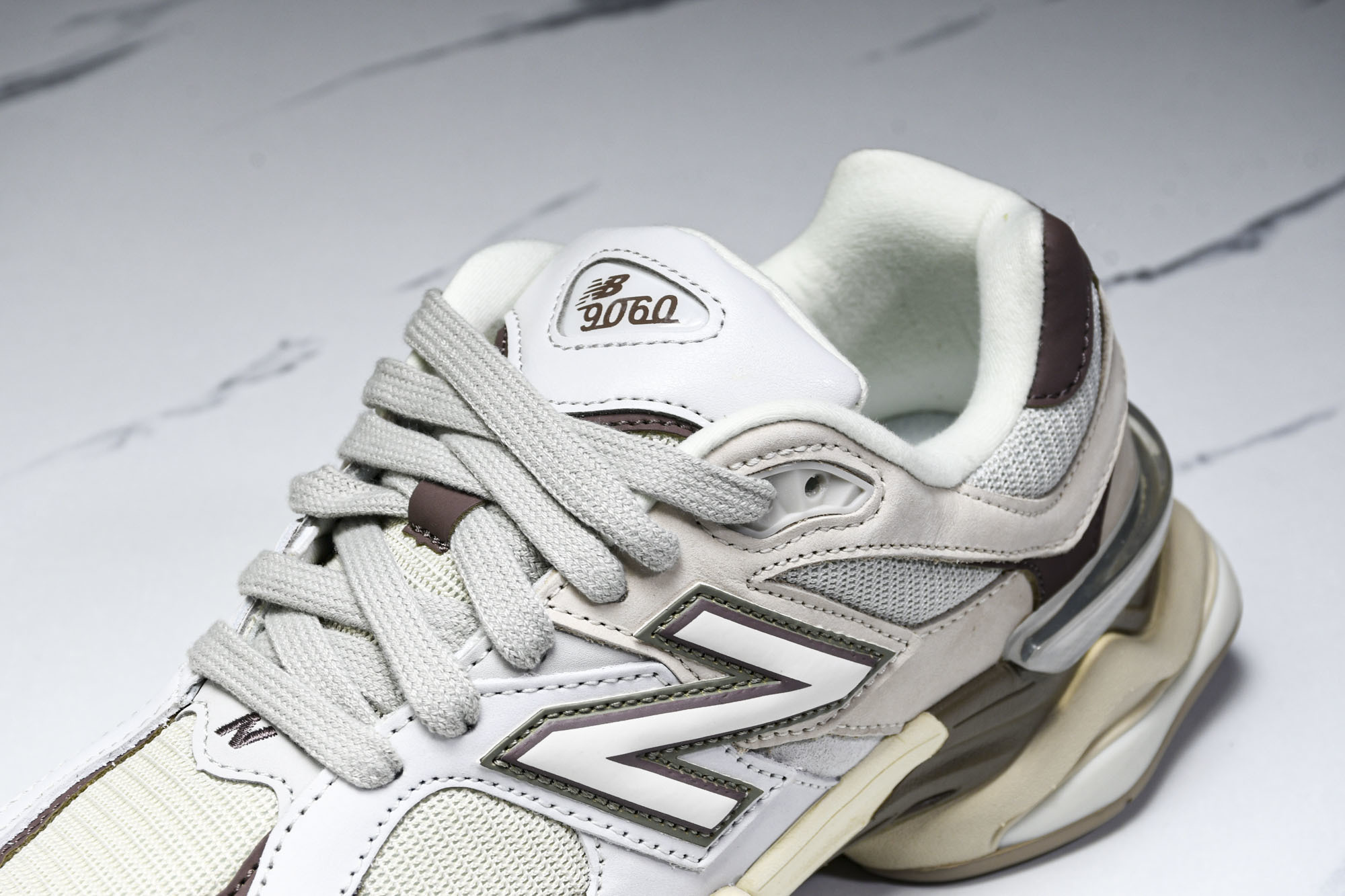 纯原 Joe Freshgoods x New Balance NB9060 复古休闲运动慢跑鞋 棕色 