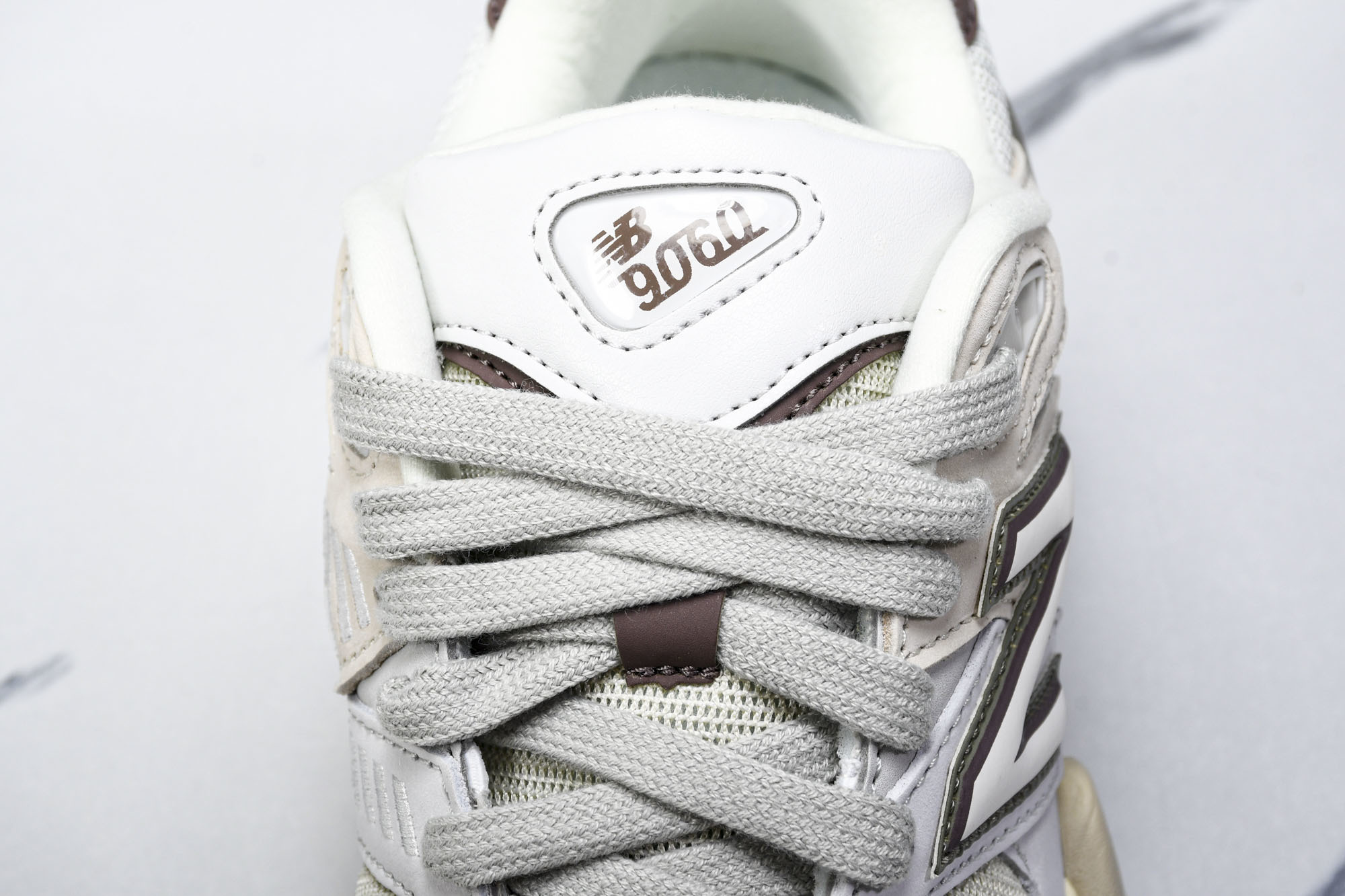 纯原 Joe Freshgoods x New Balance NB9060 复古休闲运动慢跑鞋 棕色 
