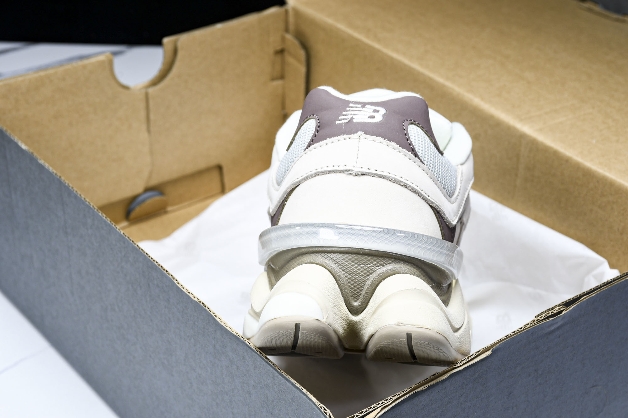纯原 Joe Freshgoods x New Balance NB9060 复古休闲运动慢跑鞋 棕色 