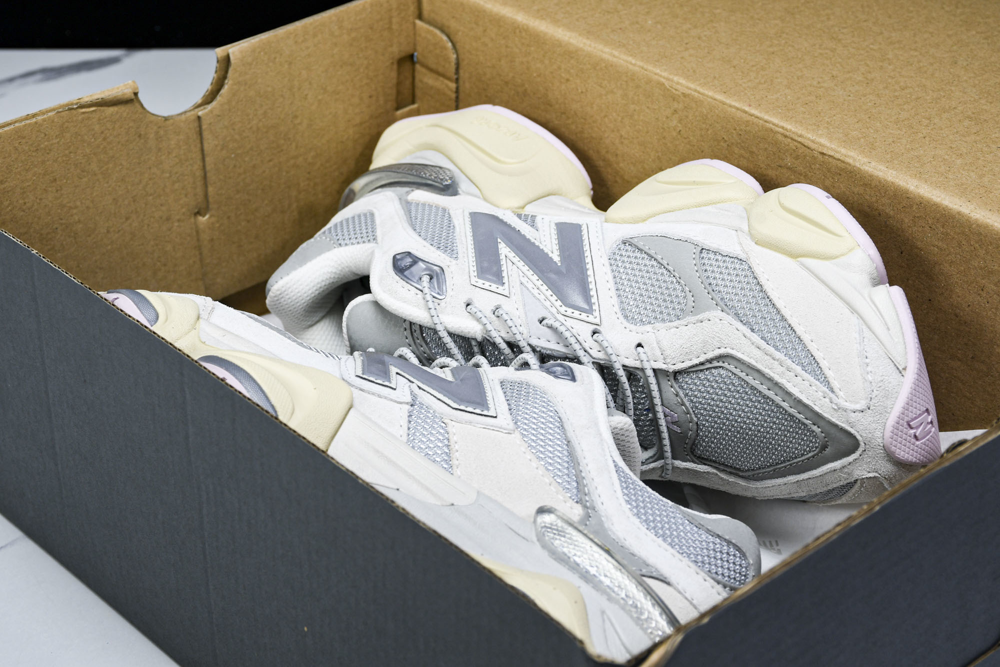 纯原 Joe Freshgoods x New Balance NB9060 复古休闲运动慢跑鞋 浅灰紫