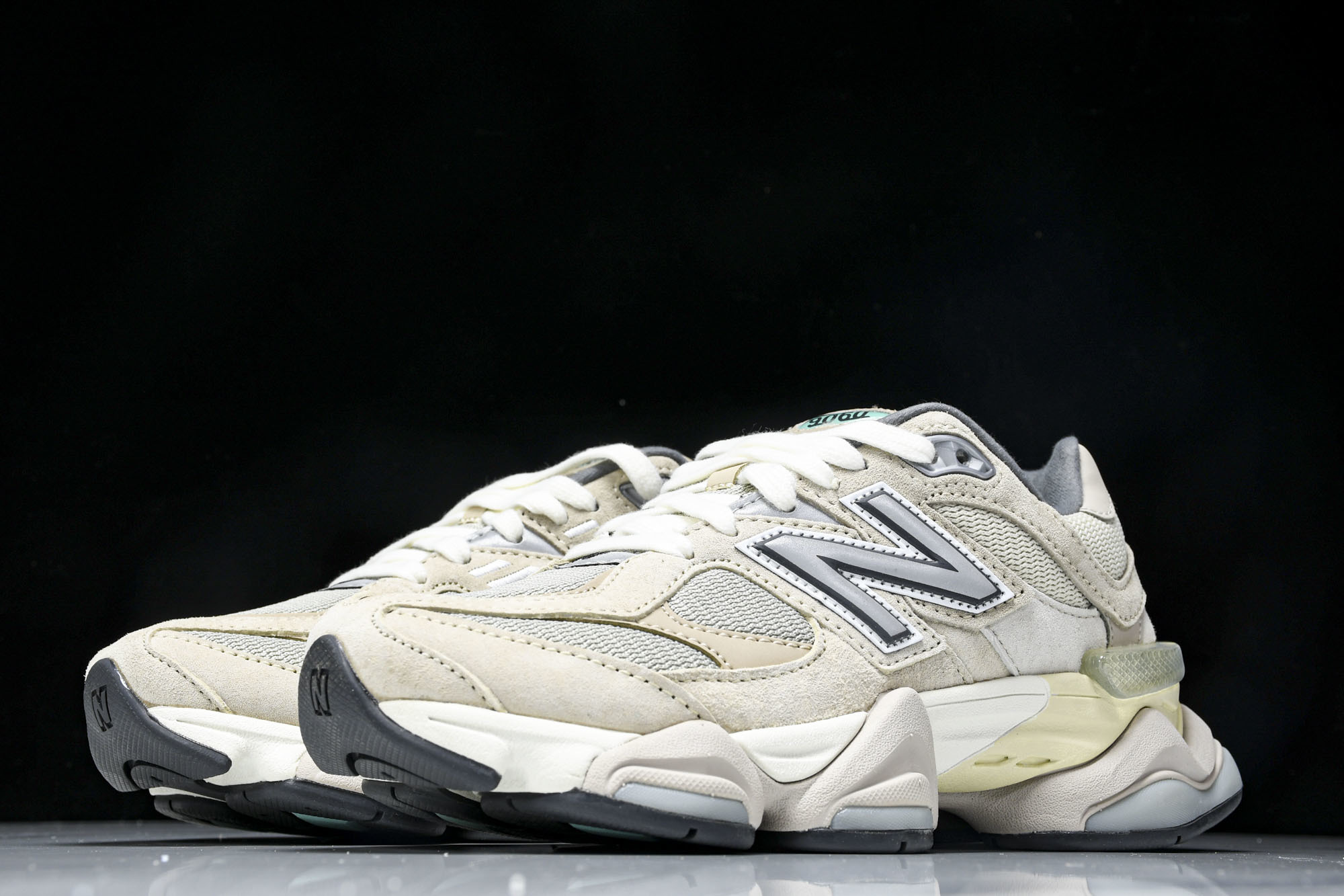 纯原 Joe Freshgoods x New Balance NB9060 复古休闲运动慢跑鞋 浅灰色