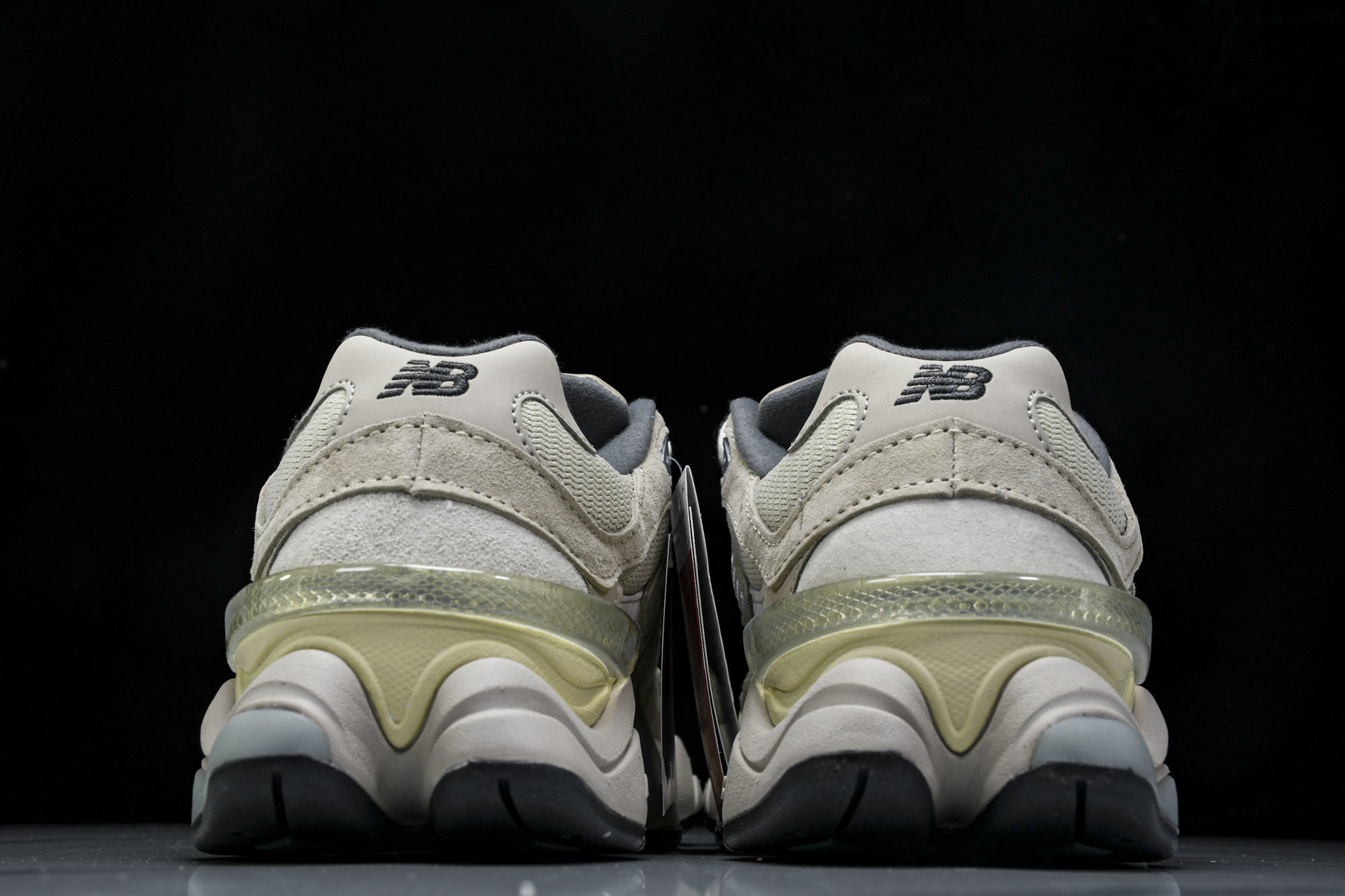 纯原 Joe Freshgoods x New Balance NB9060 复古休闲运动慢跑鞋 浅灰色