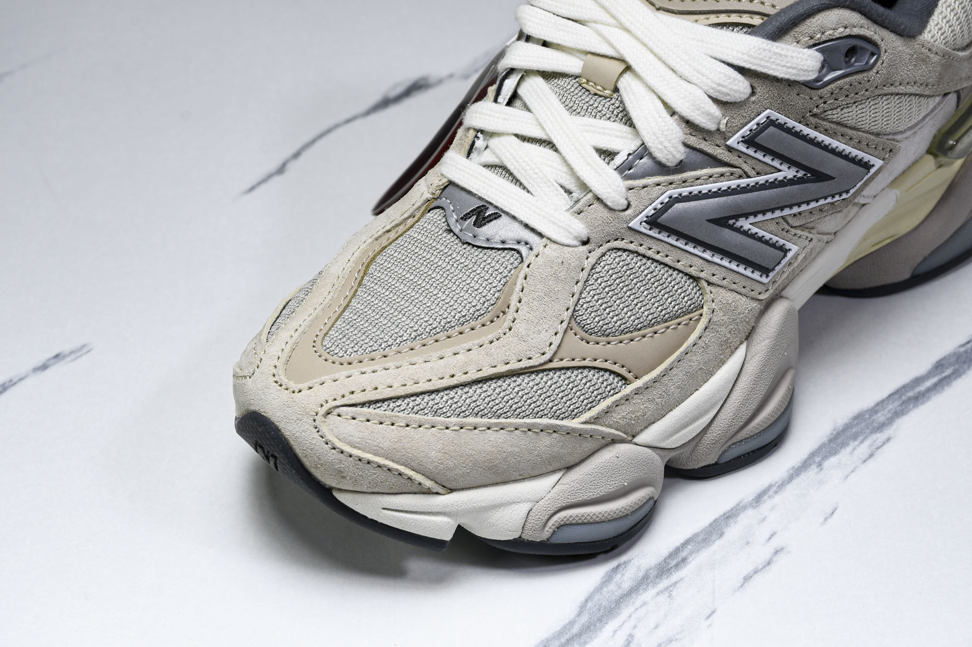 纯原 Joe Freshgoods x New Balance NB9060 复古休闲运动慢跑鞋 浅灰色