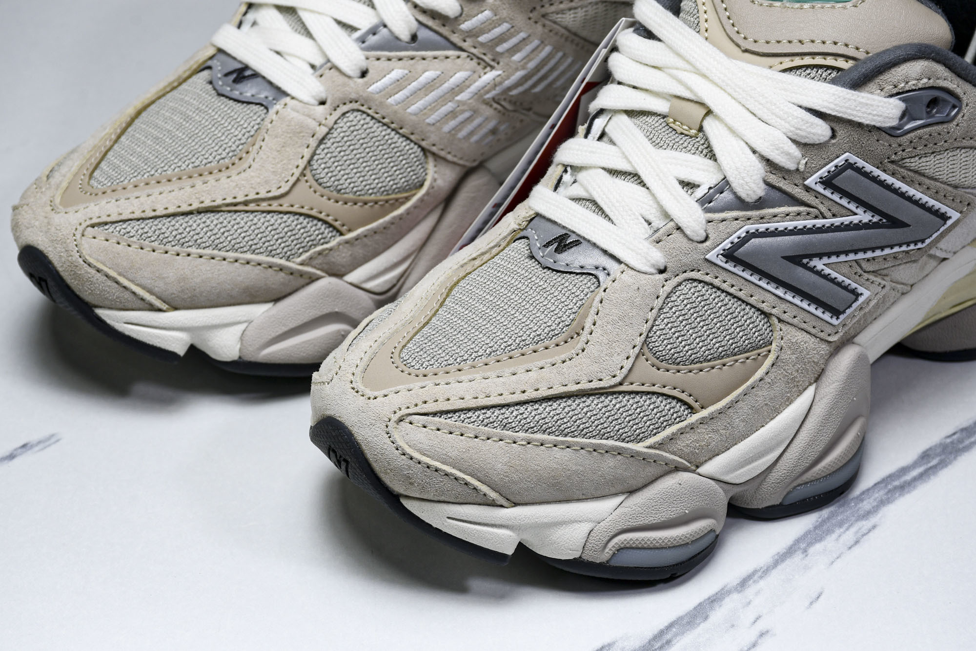 纯原 Joe Freshgoods x New Balance NB9060 复古休闲运动慢跑鞋 浅灰色