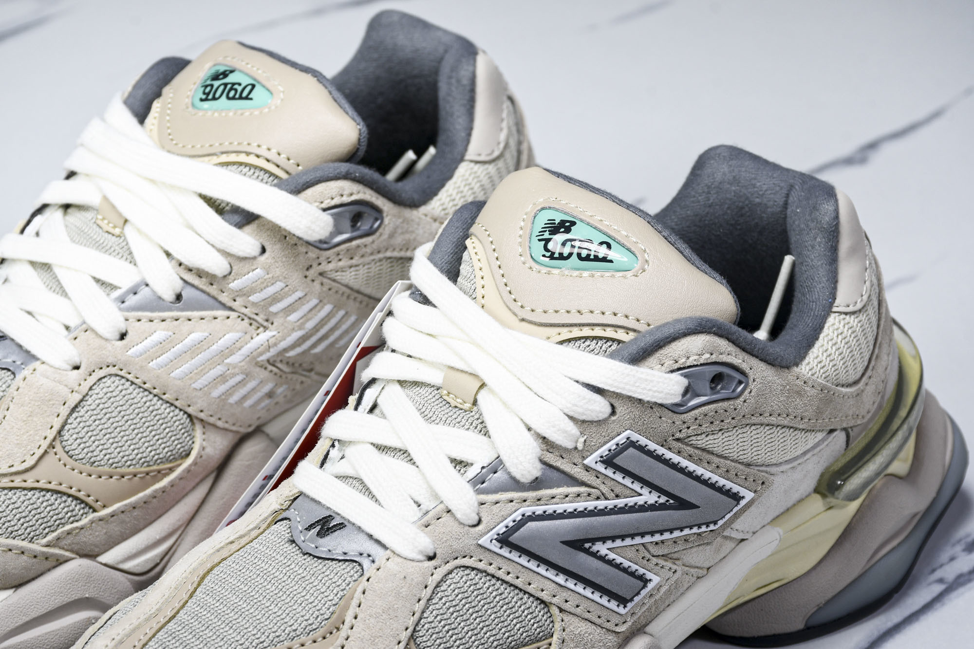 纯原 Joe Freshgoods x New Balance NB9060 复古休闲运动慢跑鞋 浅灰色