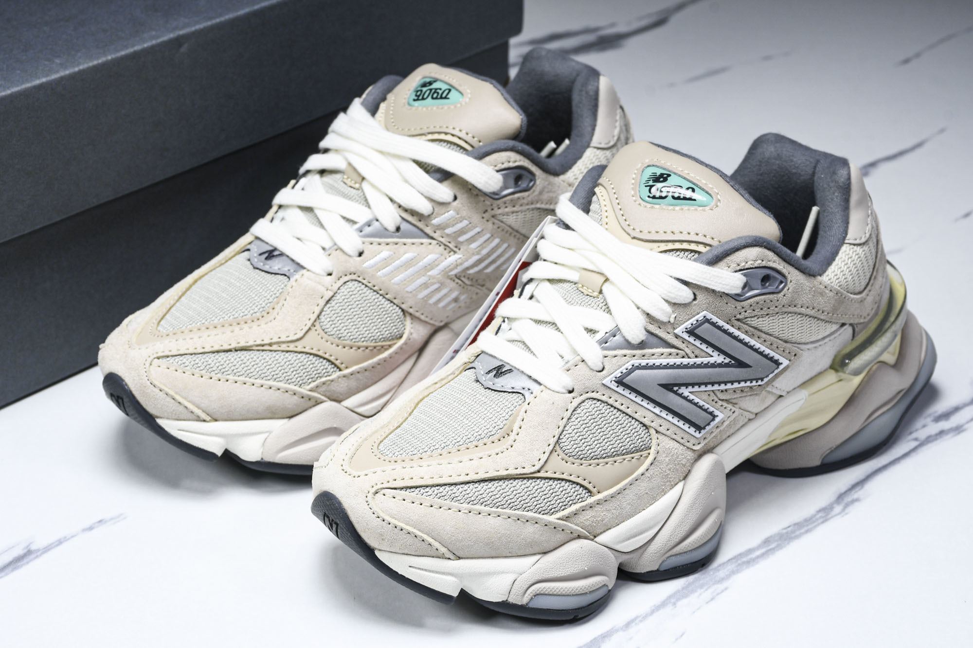 纯原 Joe Freshgoods x New Balance NB9060 复古休闲运动慢跑鞋 浅灰色