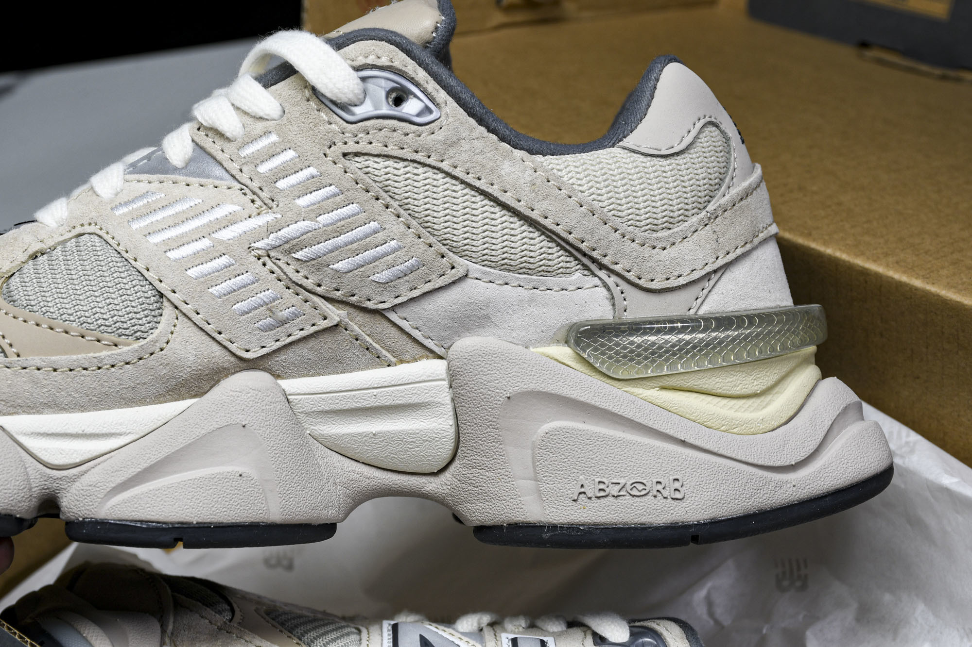 纯原 Joe Freshgoods x New Balance NB9060 复古休闲运动慢跑鞋 浅灰色