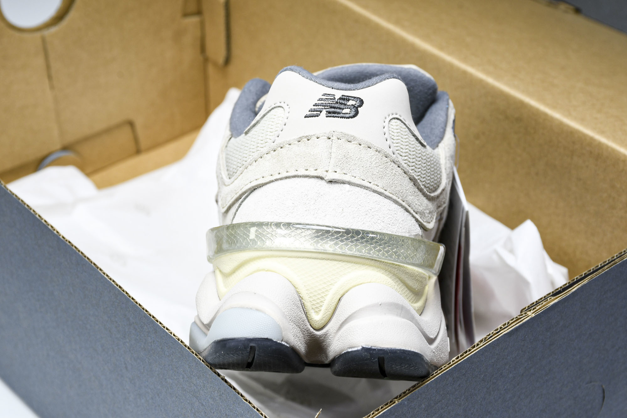 纯原 Joe Freshgoods x New Balance NB9060 复古休闲运动慢跑鞋 浅灰色