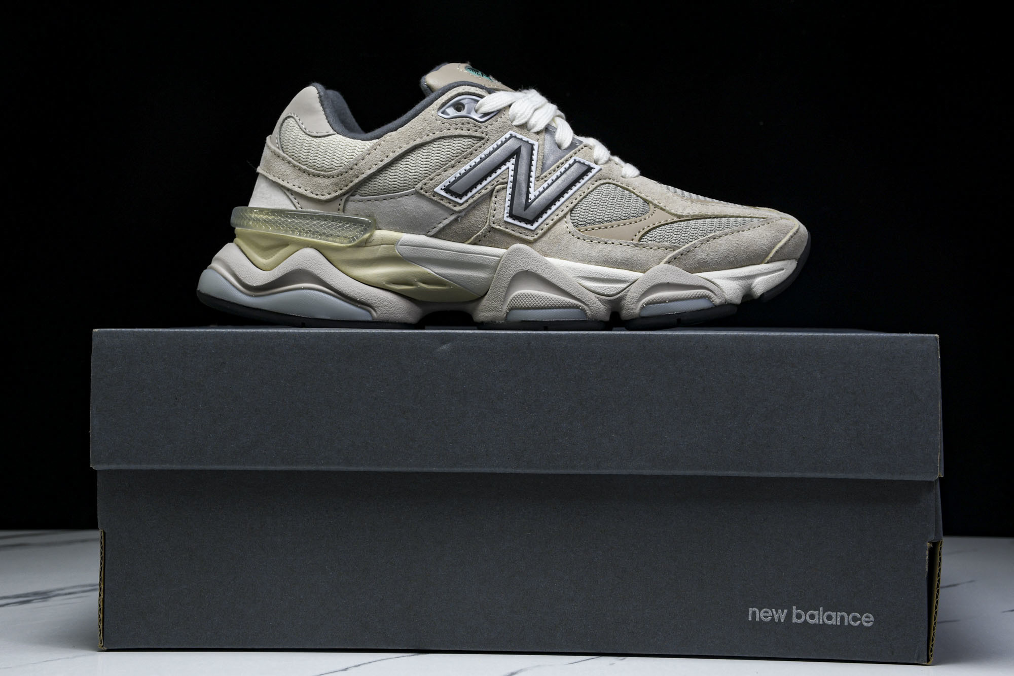 纯原 Joe Freshgoods x New Balance NB9060 复古休闲运动慢跑鞋 浅灰色