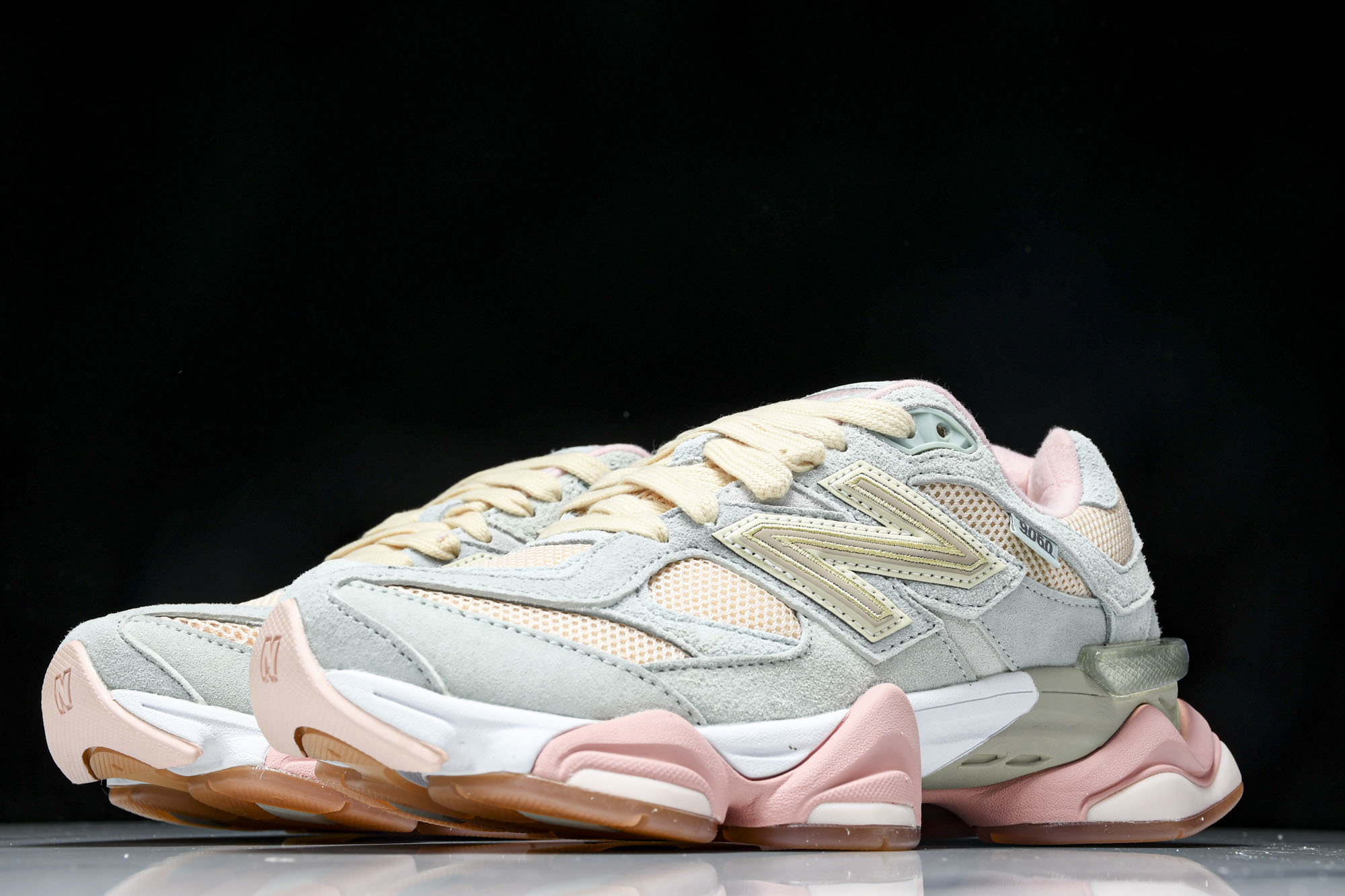 纯原 Joe Freshgoods x New Balance NB9060 复古休闲运动慢跑鞋 灰粉色