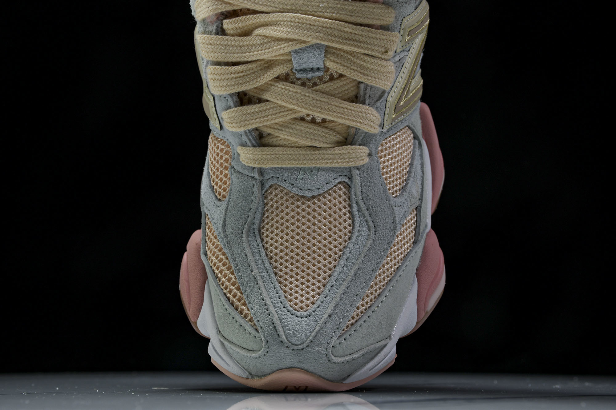 纯原 Joe Freshgoods x New Balance NB9060 复古休闲运动慢跑鞋 灰粉色