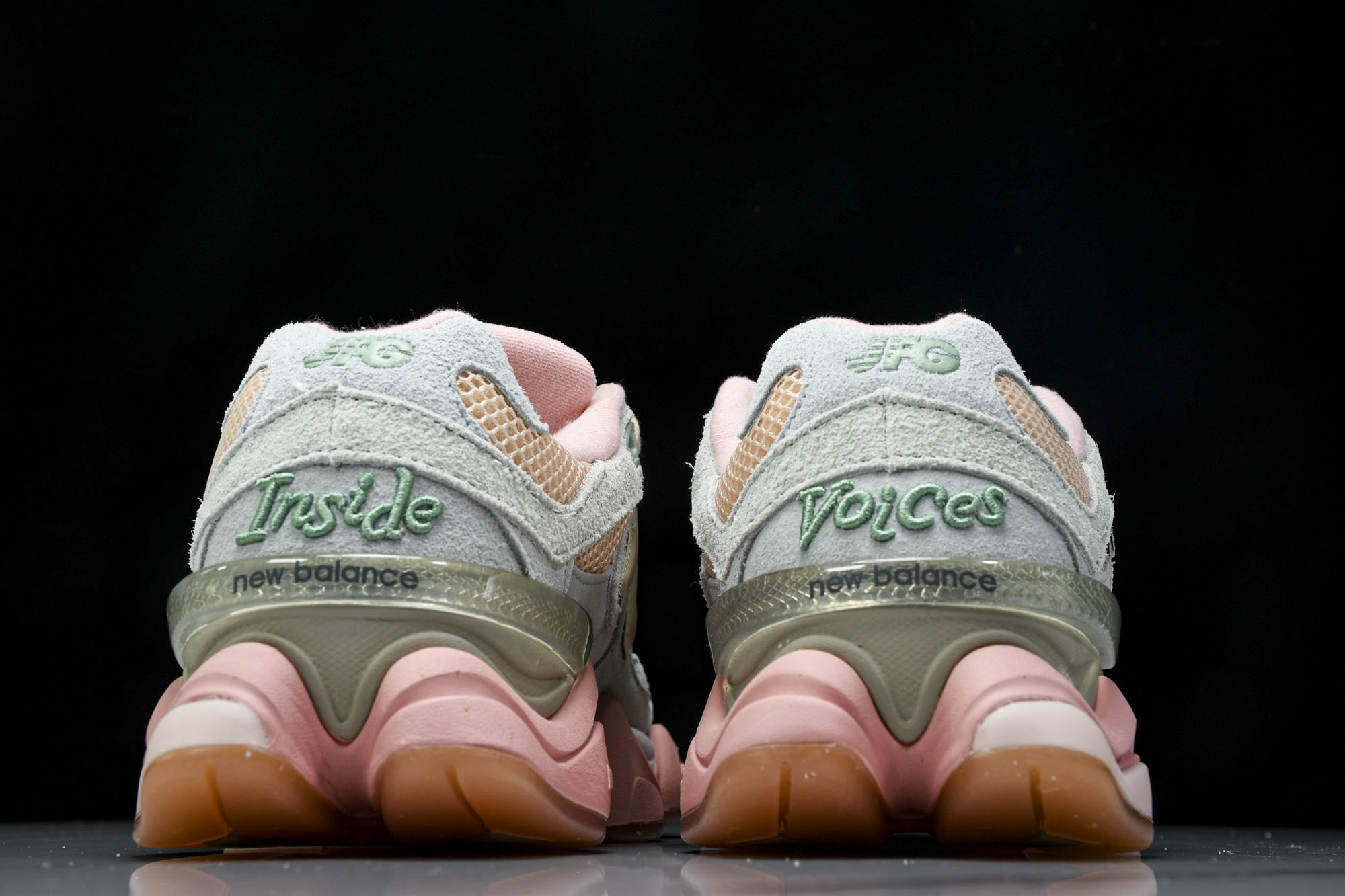 纯原 Joe Freshgoods x New Balance NB9060 复古休闲运动慢跑鞋 灰粉色