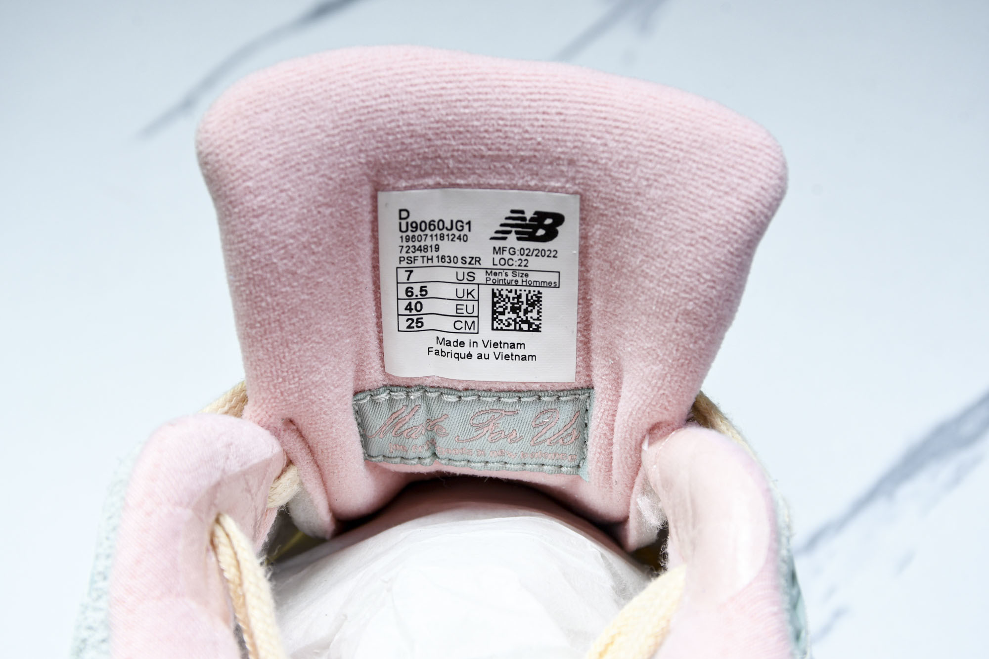 纯原 Joe Freshgoods x New Balance NB9060 复古休闲运动慢跑鞋 灰粉色