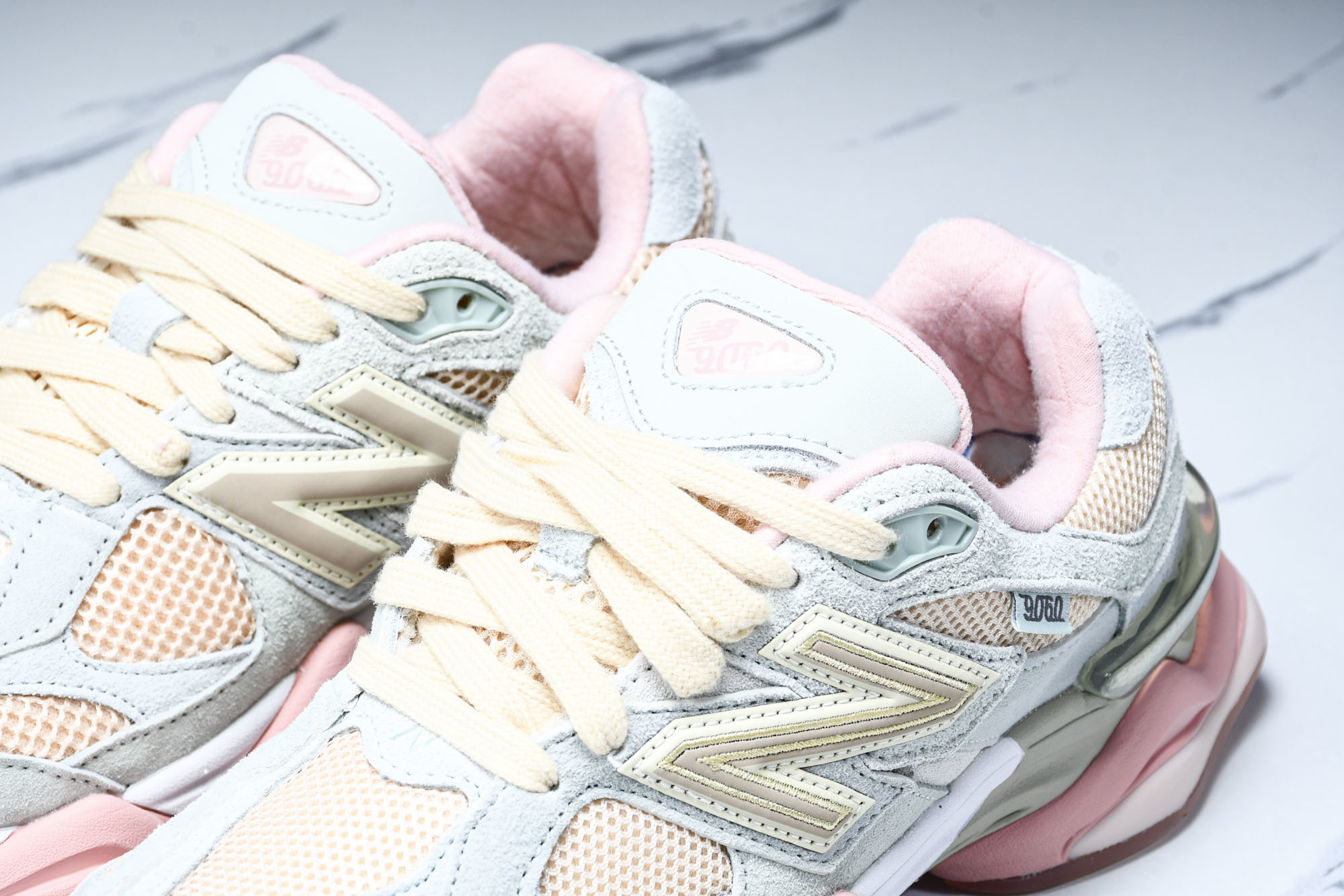 纯原 Joe Freshgoods x New Balance NB9060 复古休闲运动慢跑鞋 灰粉色