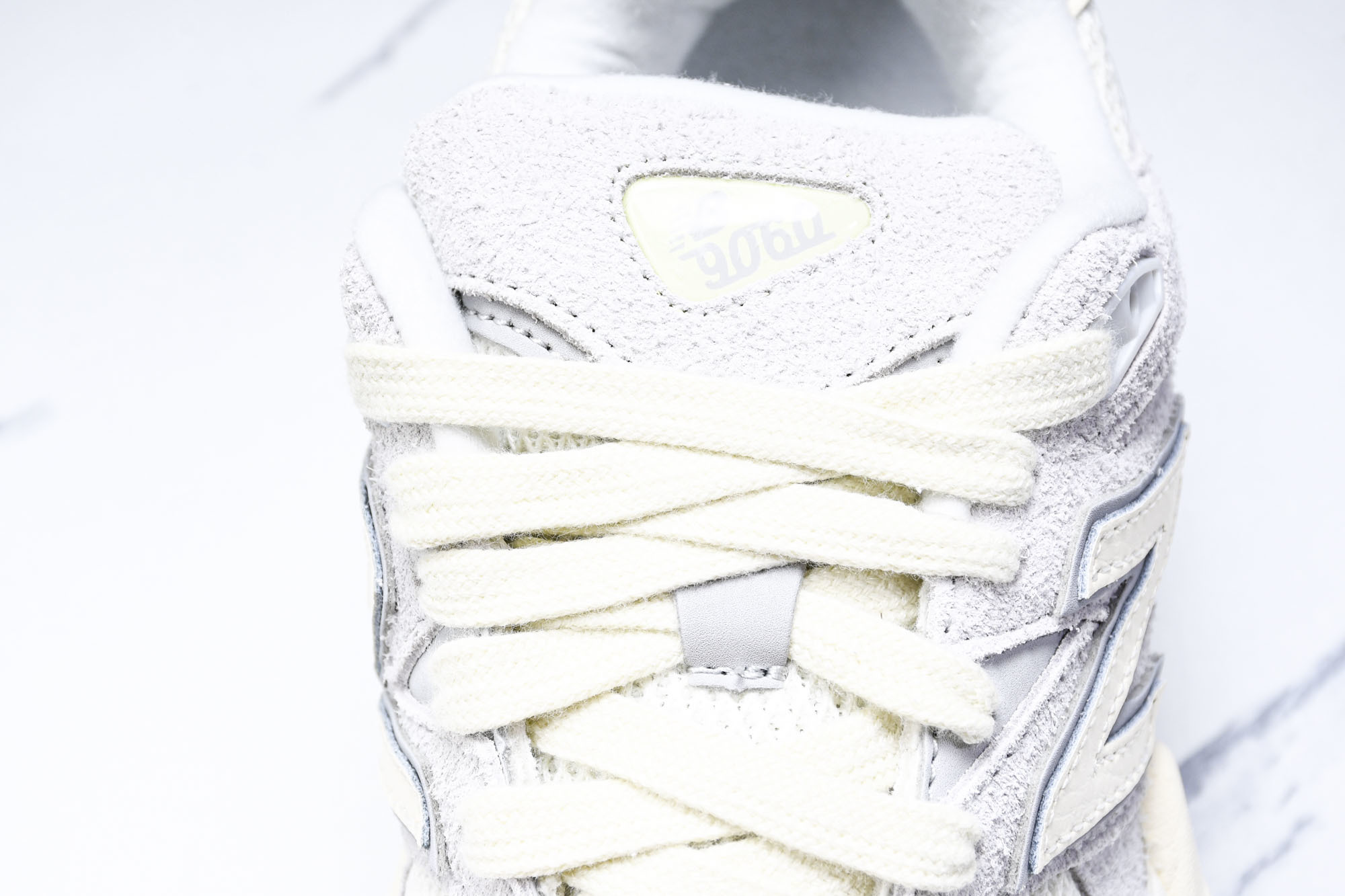 纯原 Joe Freshgoods x New Balance NB9060 复古休闲运动慢跑鞋 白灰白