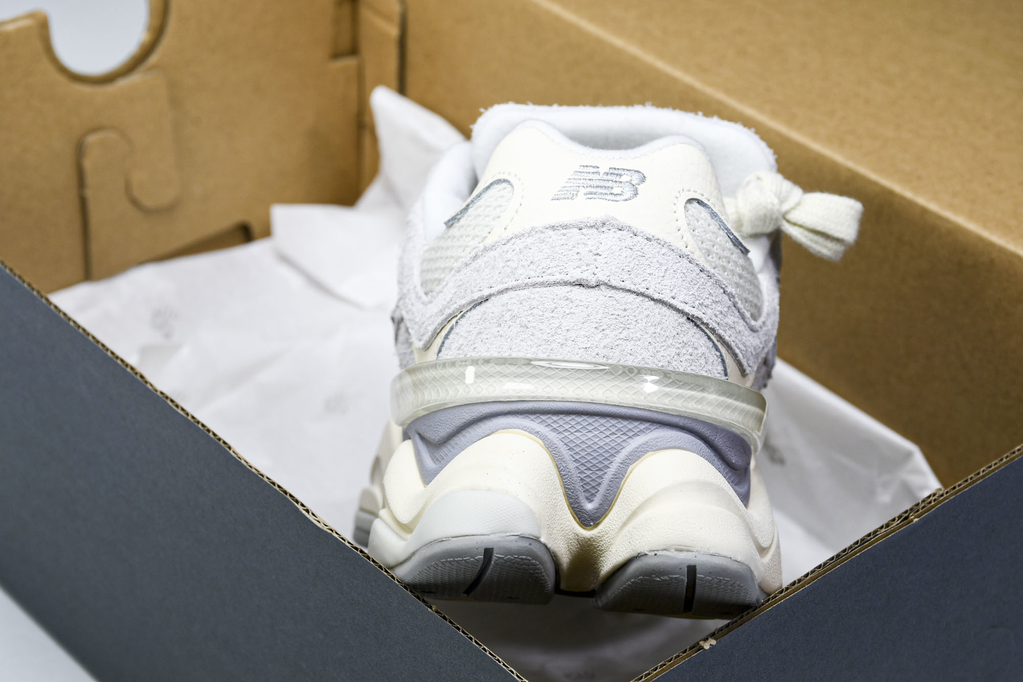 纯原 Joe Freshgoods x New Balance NB9060 复古休闲运动慢跑鞋 白灰白