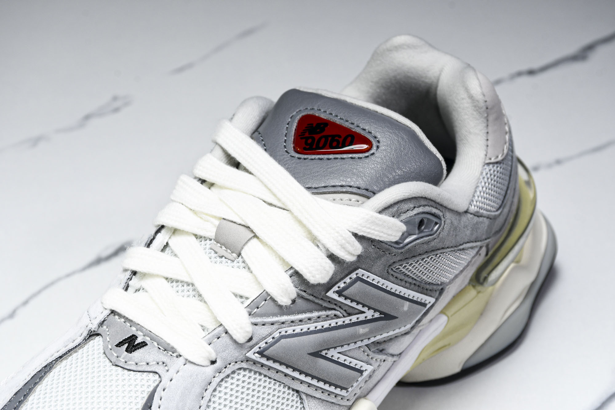 纯原 Joe Freshgoods x New Balance NB9060 复古休闲运动慢跑鞋 白灰色