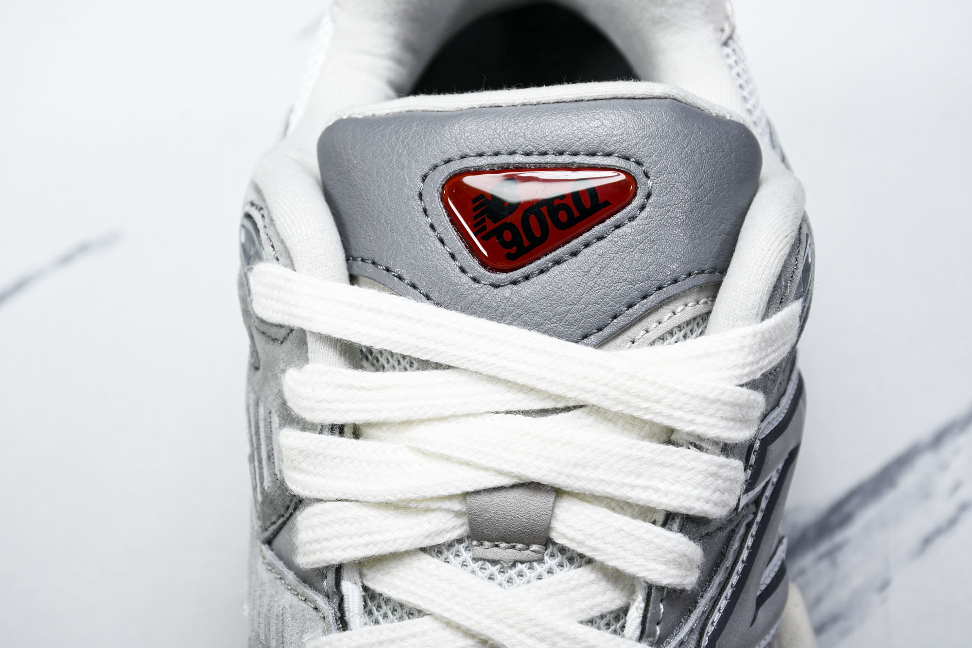 纯原 Joe Freshgoods x New Balance NB9060 复古休闲运动慢跑鞋 白灰色