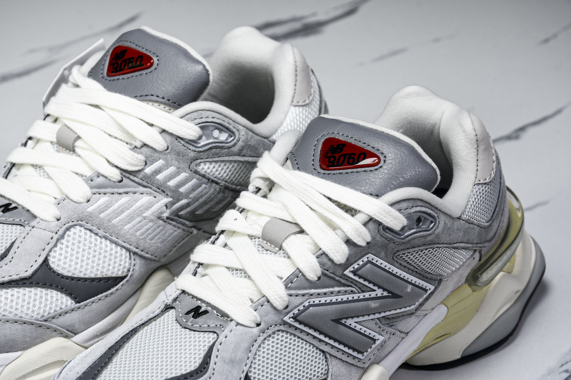 纯原 Joe Freshgoods x New Balance NB9060 复古休闲运动慢跑鞋 白灰色