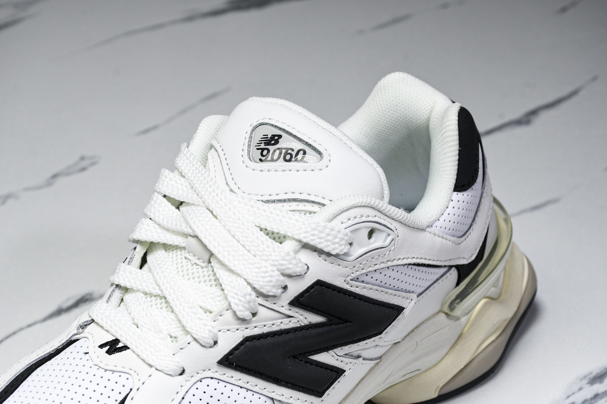 纯原 Joe Freshgoods x New Balance NB9060 复古休闲运动慢跑鞋 白黑色