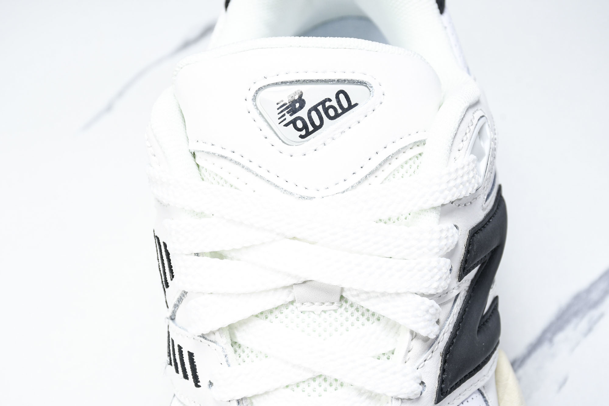 纯原 Joe Freshgoods x New Balance NB9060 复古休闲运动慢跑鞋 白黑色
