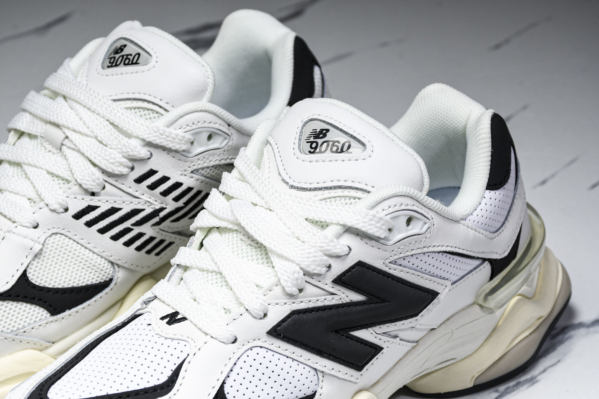 纯原 Joe Freshgoods x New Balance NB9060 复古休闲运动慢跑鞋 白黑色