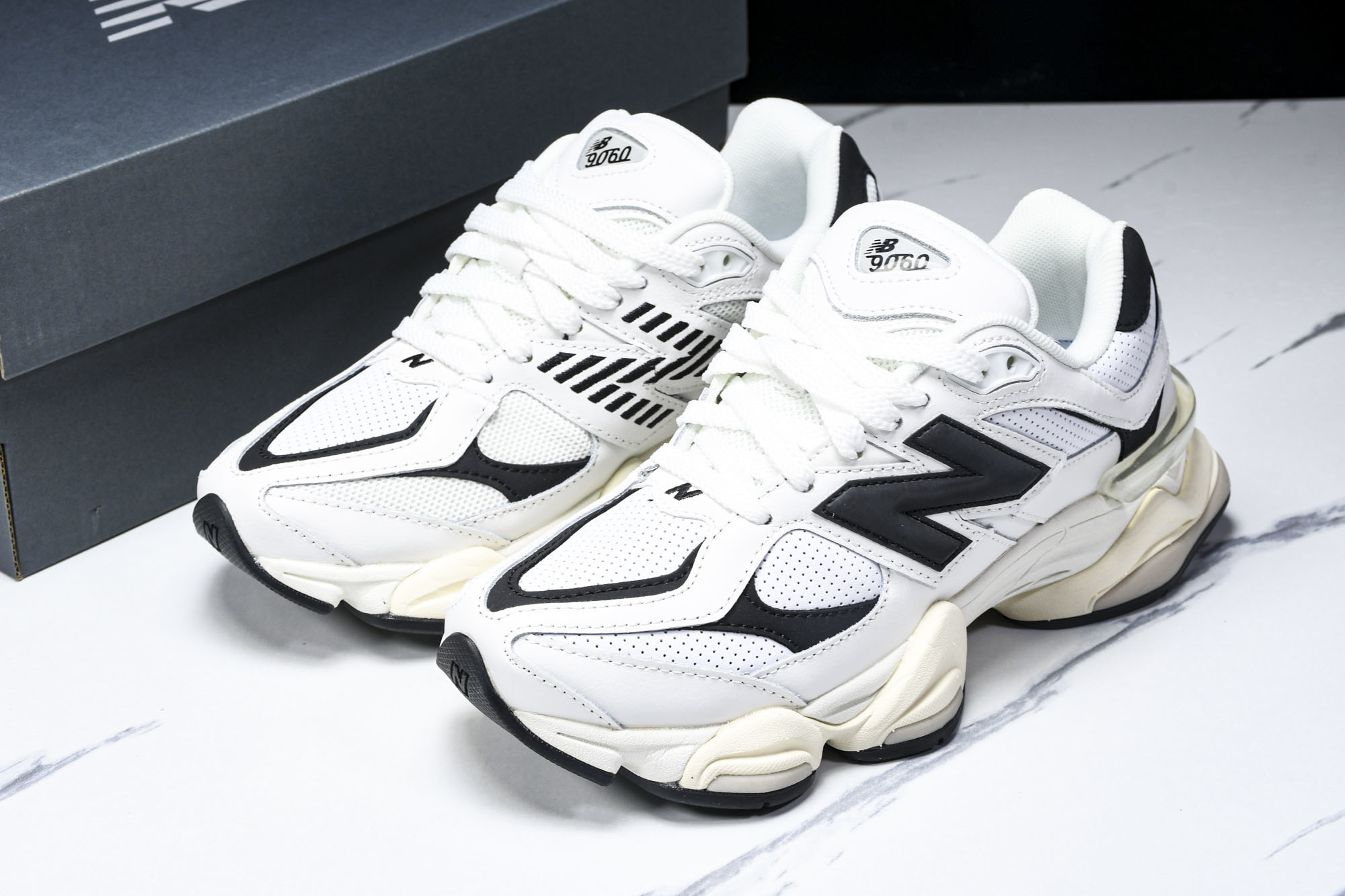 纯原 Joe Freshgoods x New Balance NB9060 复古休闲运动慢跑鞋 白黑色