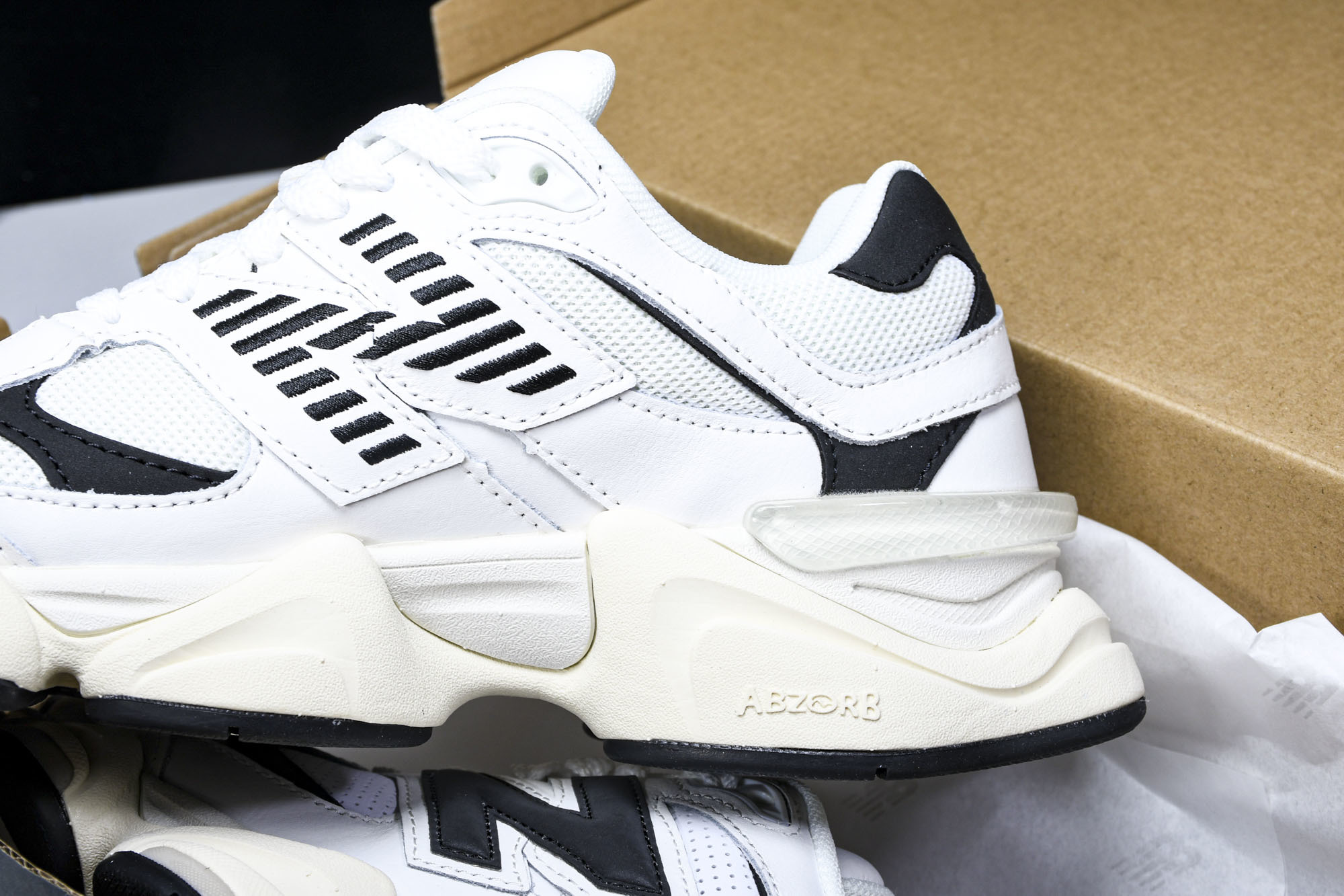 纯原 Joe Freshgoods x New Balance NB9060 复古休闲运动慢跑鞋 白黑色