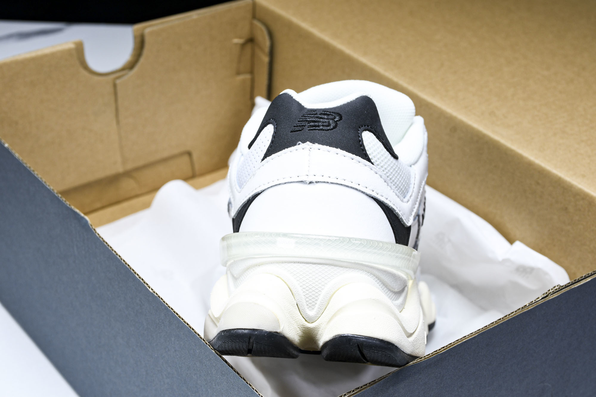 纯原 Joe Freshgoods x New Balance NB9060 复古休闲运动慢跑鞋 白黑色