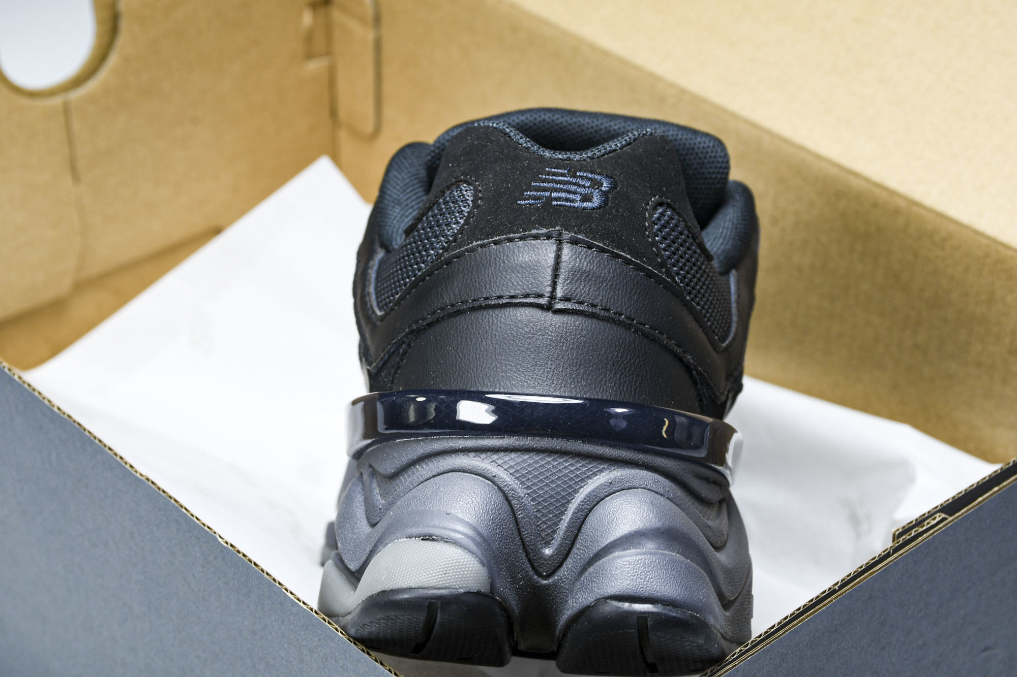 纯原 Joe Freshgoods x New Balance NB9060 复古休闲运动慢跑鞋 碳黑色
