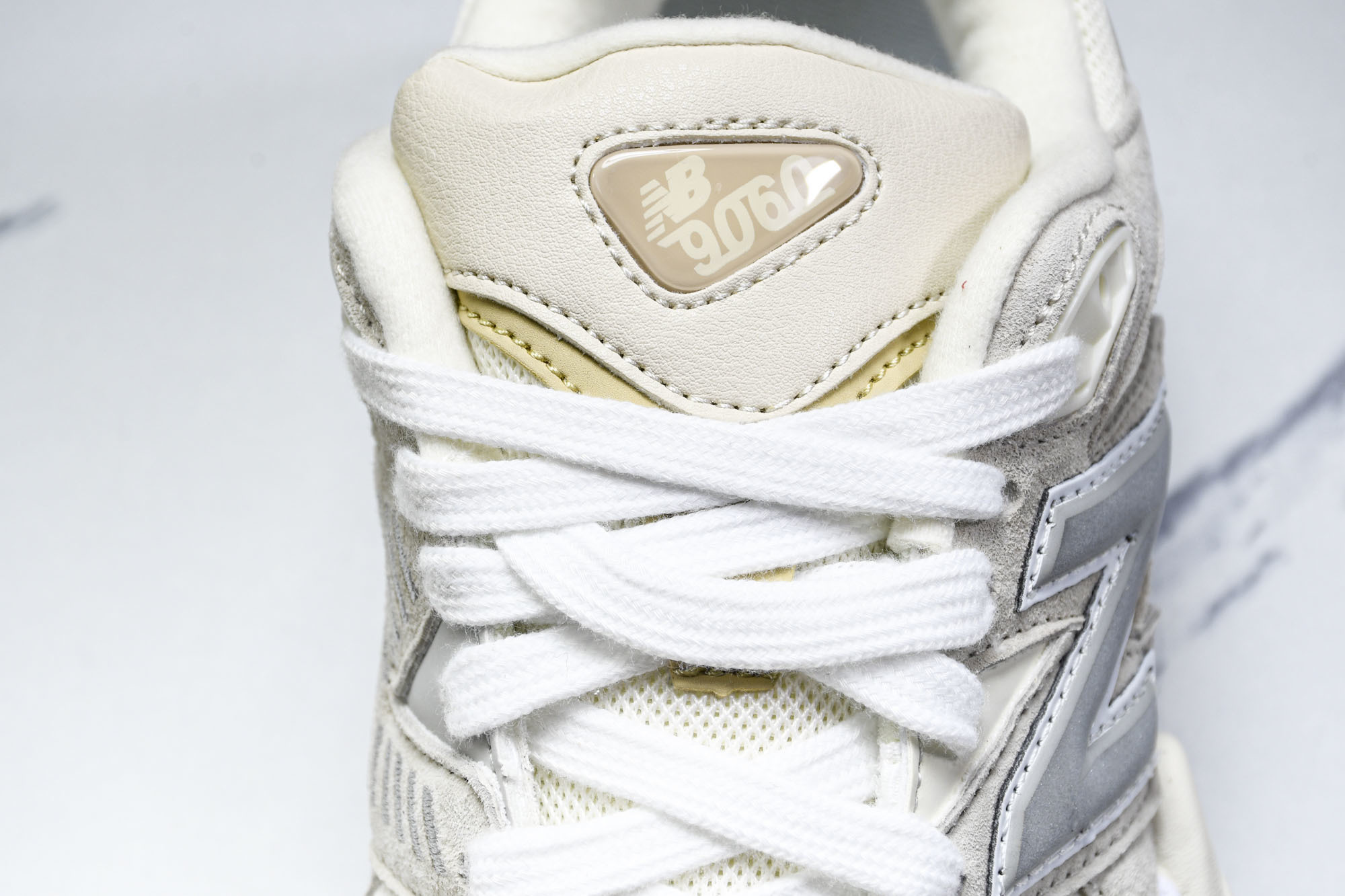 纯原 Joe Freshgoods x New Balance NB9060 复古休闲运动慢跑鞋 米灰色