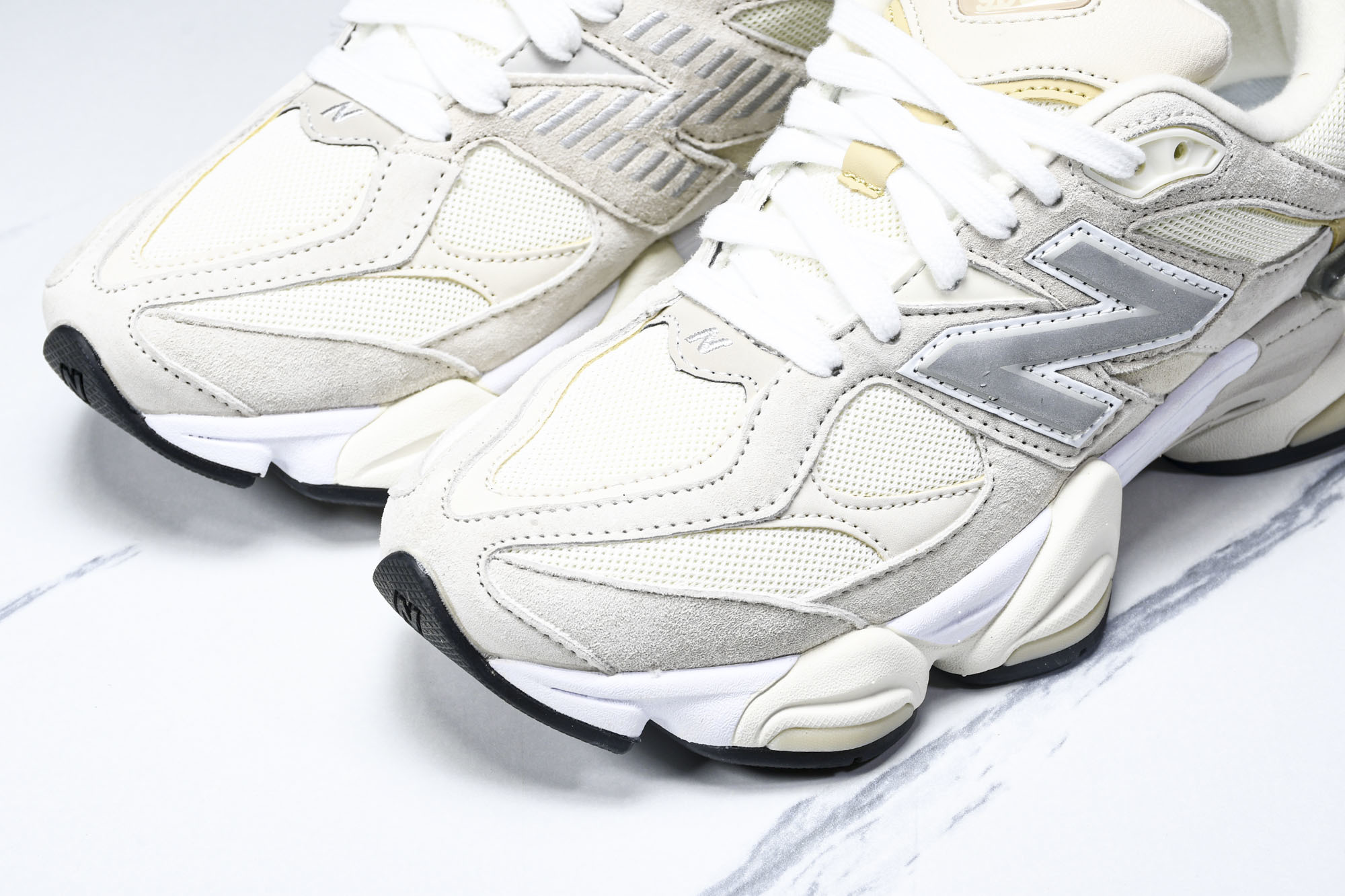 纯原 Joe Freshgoods x New Balance NB9060 复古休闲运动慢跑鞋 米灰色