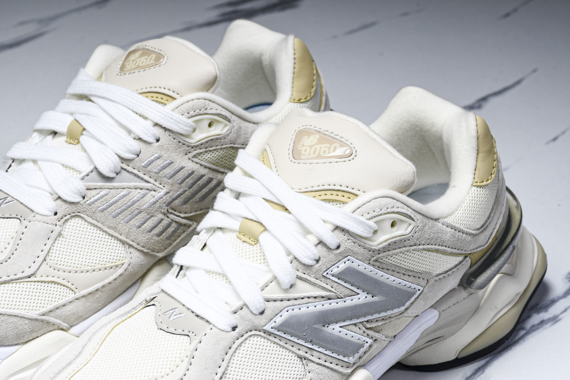 纯原 Joe Freshgoods x New Balance NB9060 复古休闲运动慢跑鞋 米灰色