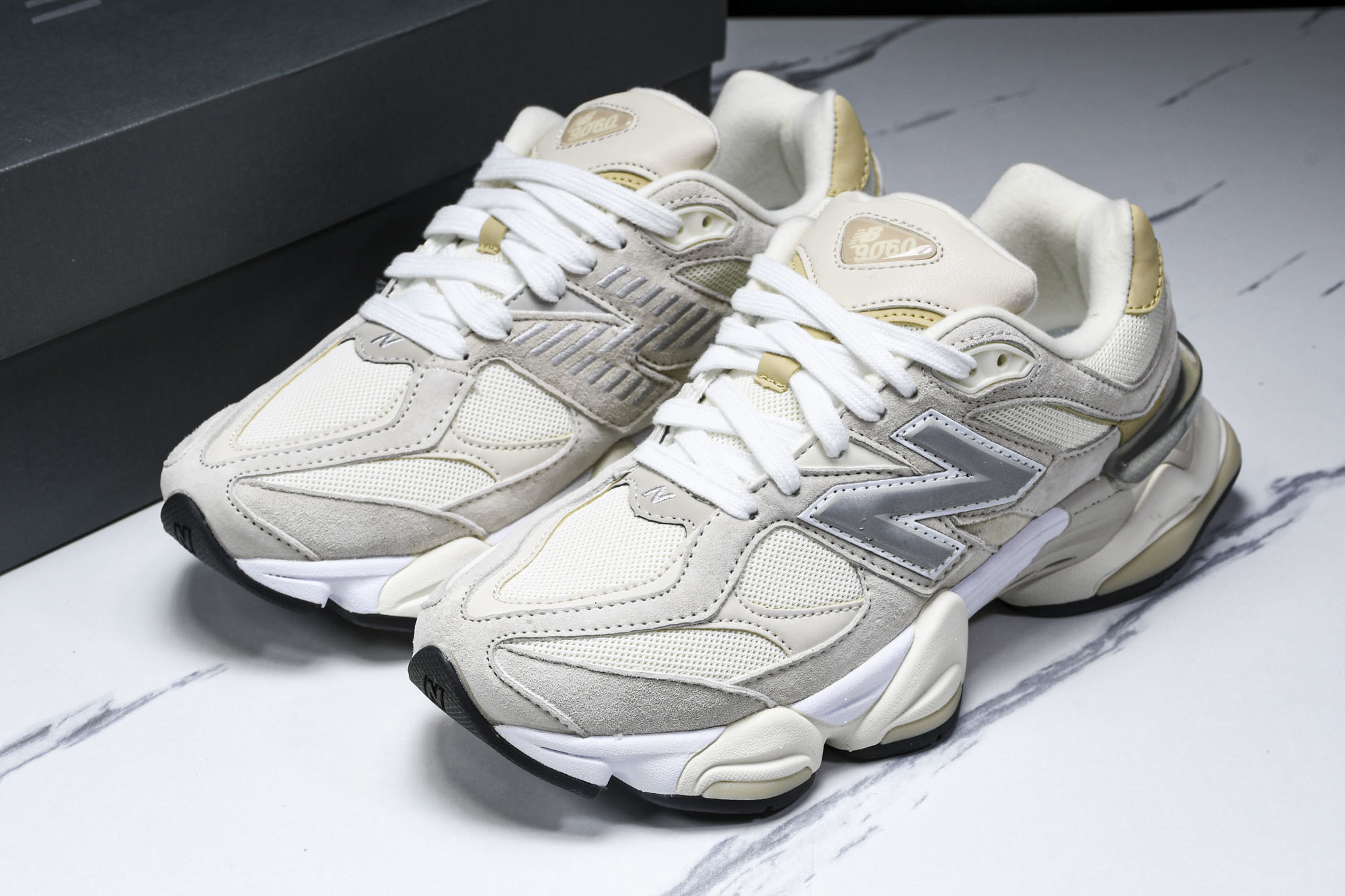 纯原 Joe Freshgoods x New Balance NB9060 复古休闲运动慢跑鞋 米灰色