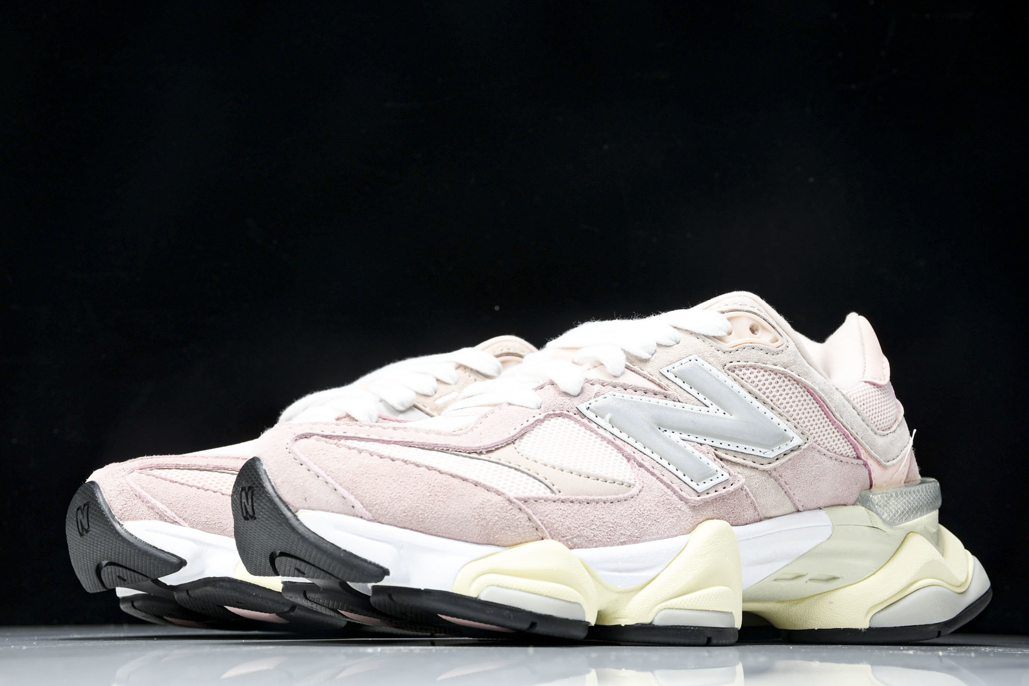 纯原 Joe Freshgoods x New Balance NB9060 复古休闲运动慢跑鞋 米白粉