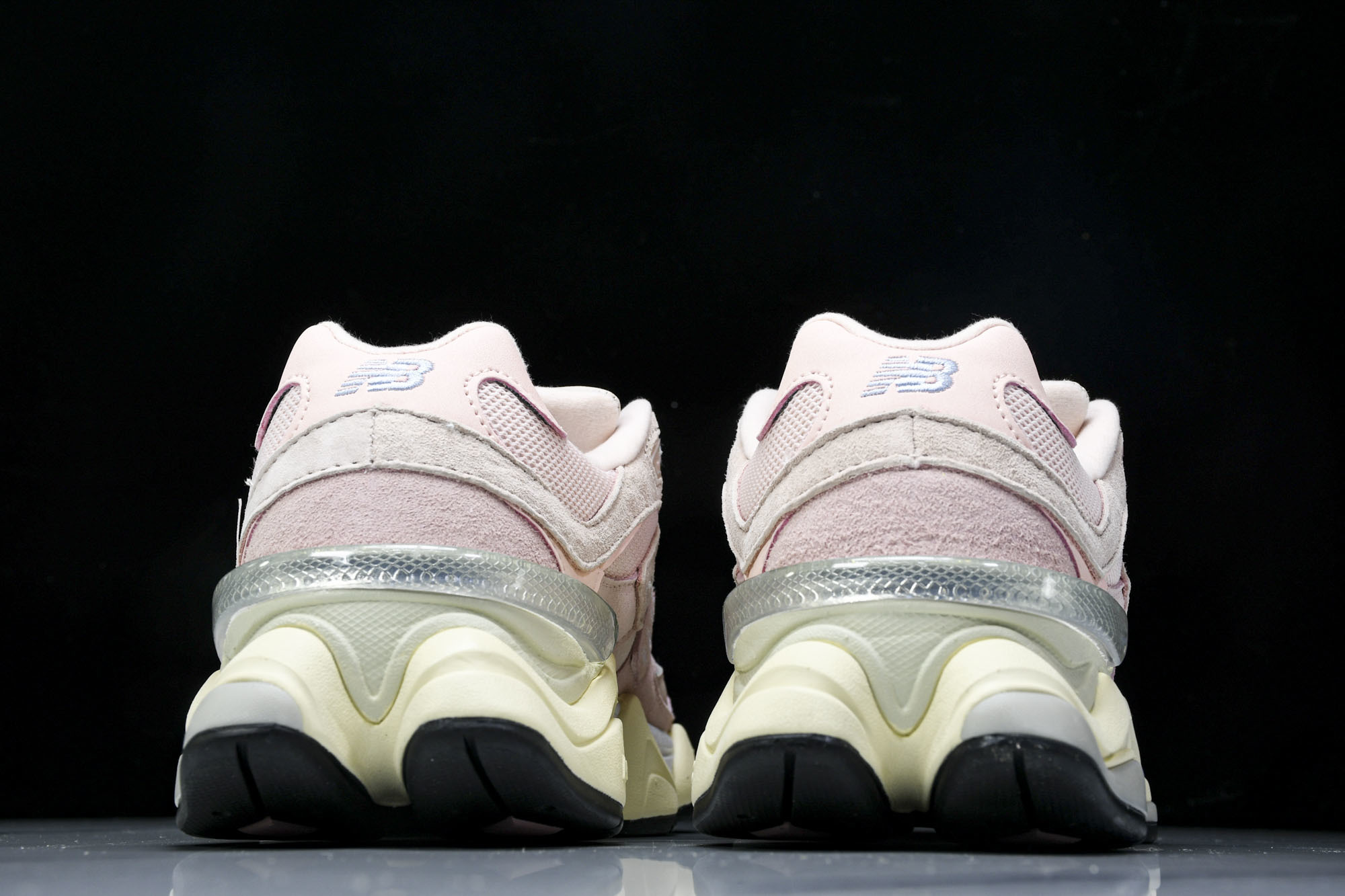 纯原 Joe Freshgoods x New Balance NB9060 复古休闲运动慢跑鞋 米白粉