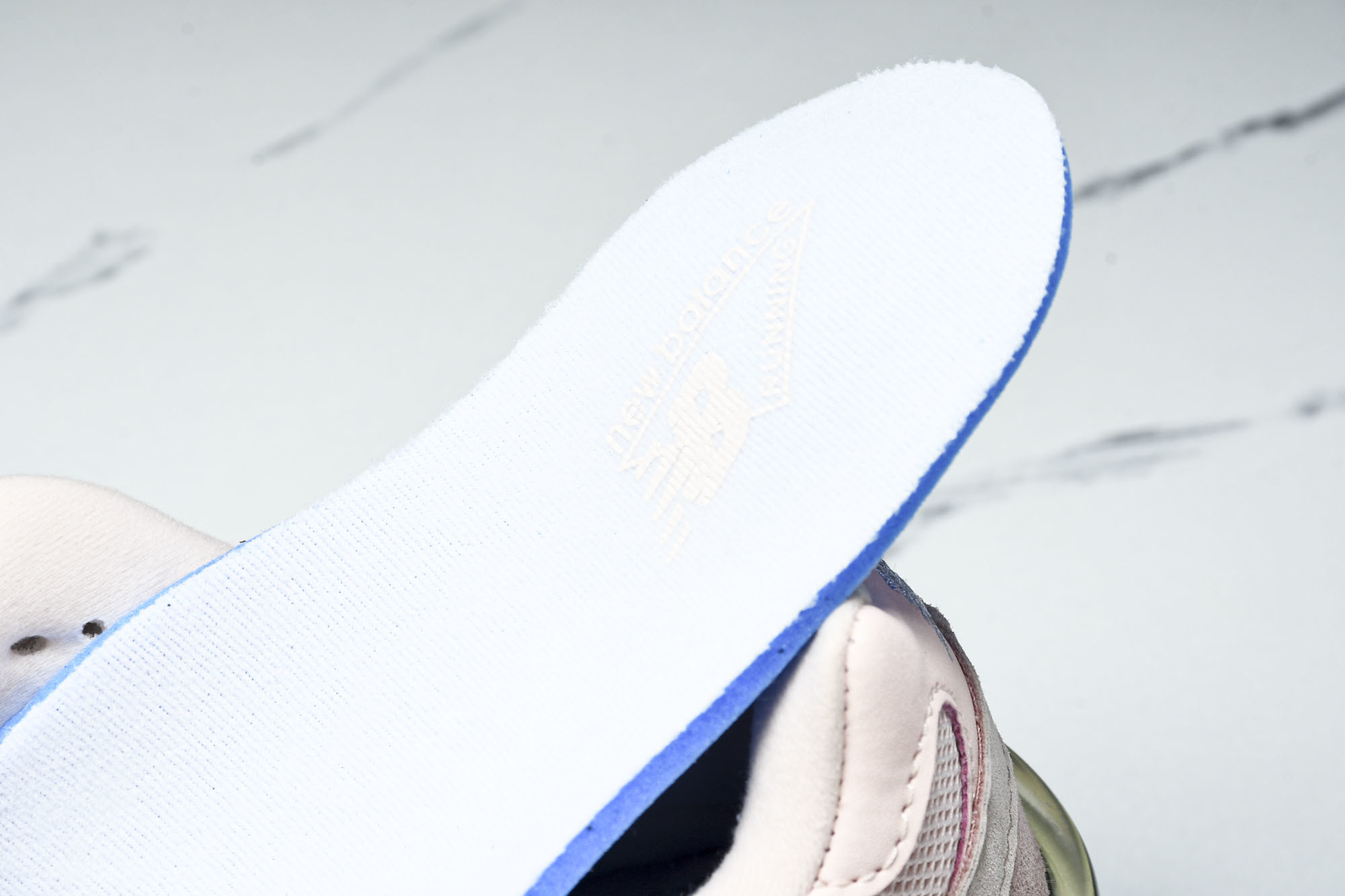 纯原 Joe Freshgoods x New Balance NB9060 复古休闲运动慢跑鞋 米白粉