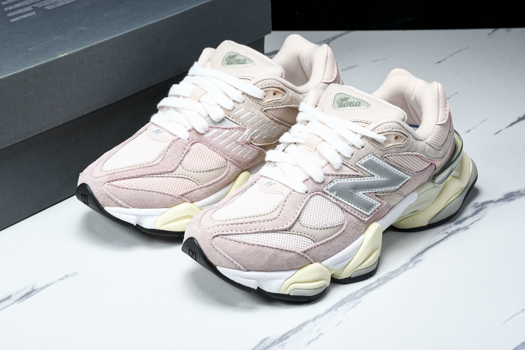 纯原 Joe Freshgoods x New Balance NB9060 复古休闲运动慢跑鞋 米白粉