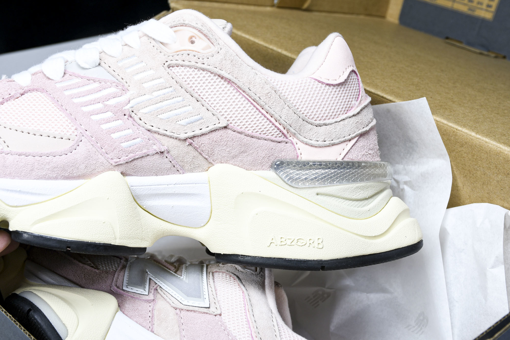 纯原 Joe Freshgoods x New Balance NB9060 复古休闲运动慢跑鞋 米白粉