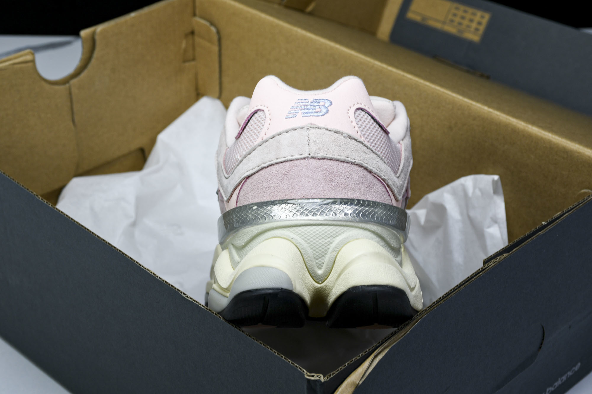 纯原 Joe Freshgoods x New Balance NB9060 复古休闲运动慢跑鞋 米白粉