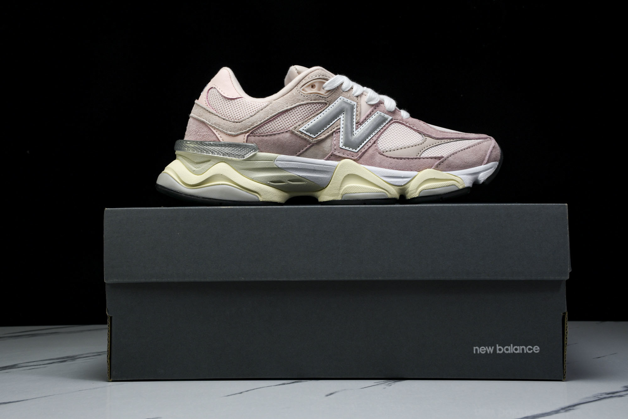 纯原 Joe Freshgoods x New Balance NB9060 复古休闲运动慢跑鞋 米白粉