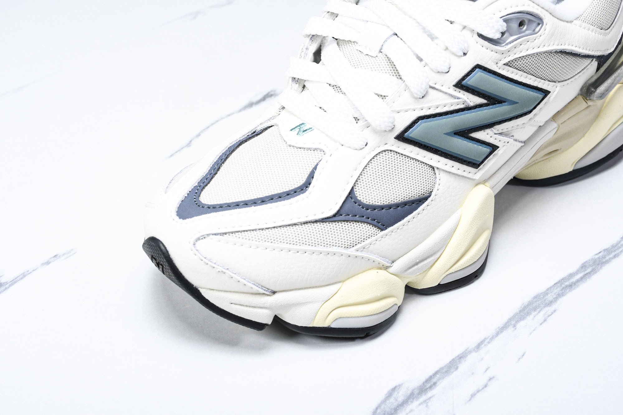 纯原 Joe Freshgoods x New Balance NB9060 复古休闲运动慢跑鞋 米白色