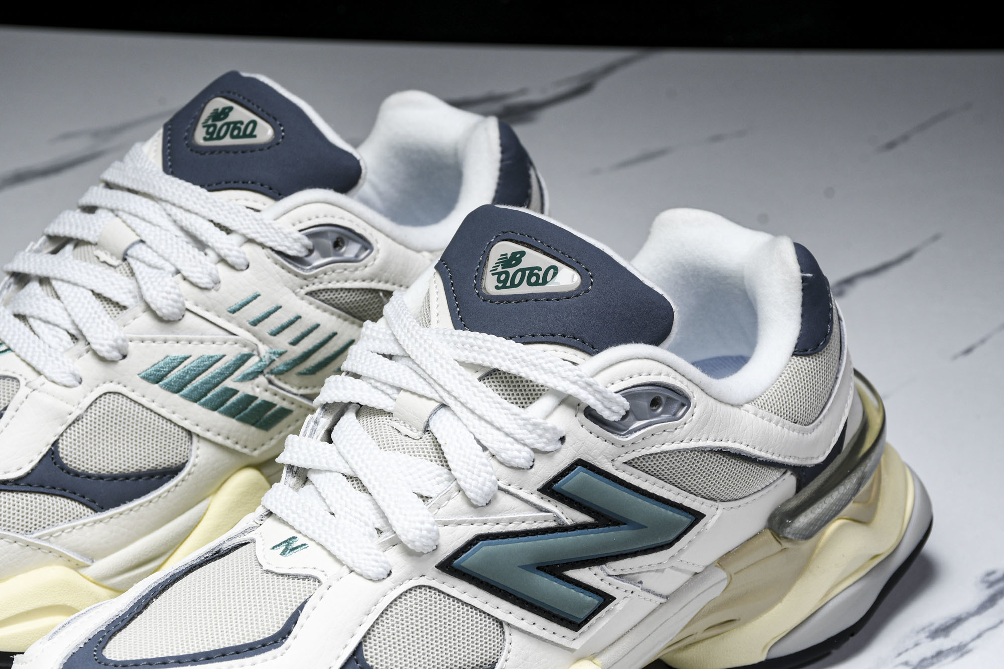纯原 Joe Freshgoods x New Balance NB9060 复古休闲运动慢跑鞋 米白色