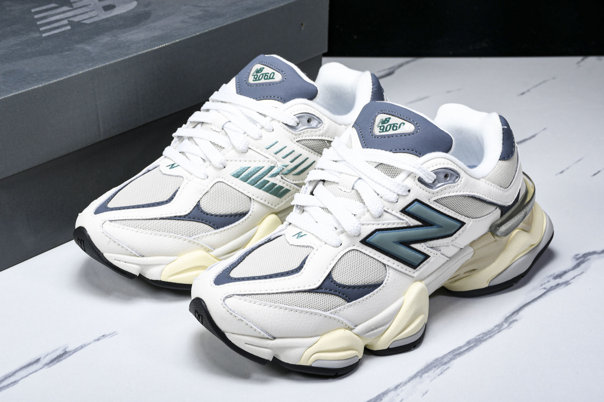 纯原 Joe Freshgoods x New Balance NB9060 复古休闲运动慢跑鞋 米白色